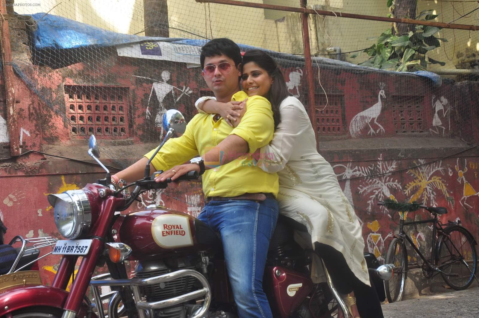 Sai Tamhankar, Swapnil Joshi at Tu Hi Re film promotions in Andheri, Mumbai on 2nd May 2015