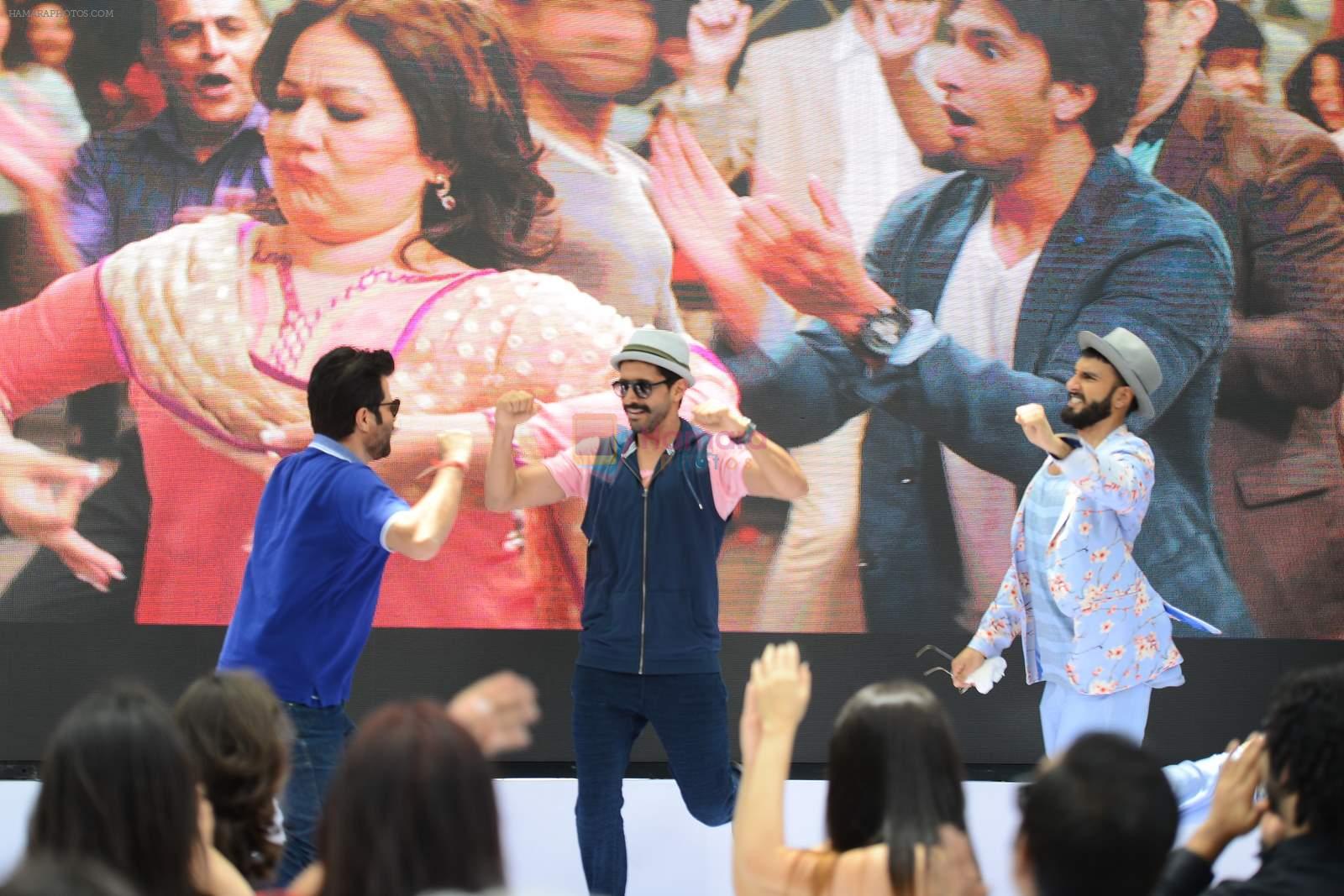 Anil Kapoor, Ranveer Singh, Farhan Akhtar at Dil Dhadakne Do music launch in Mumbai on 3rd May 2015