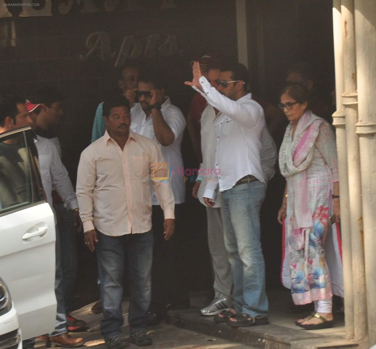 salman Khan leaves for the session court on 5th May 2015
