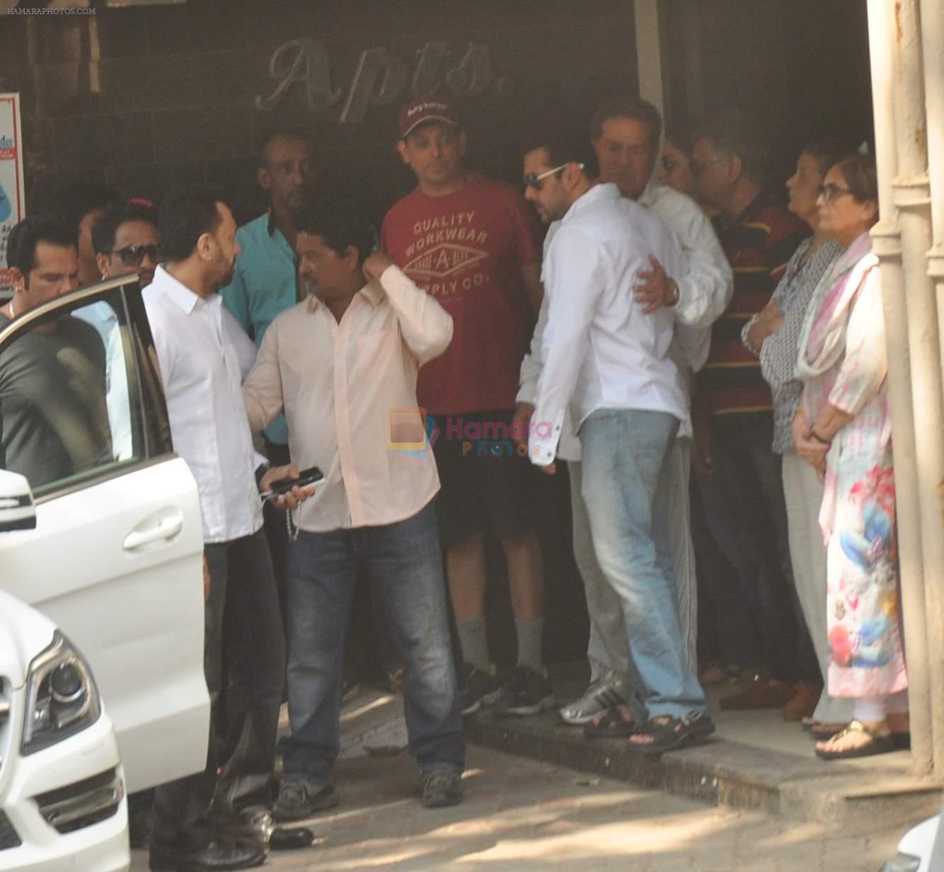 salman Khan leaves for the session court on 5th May 2015