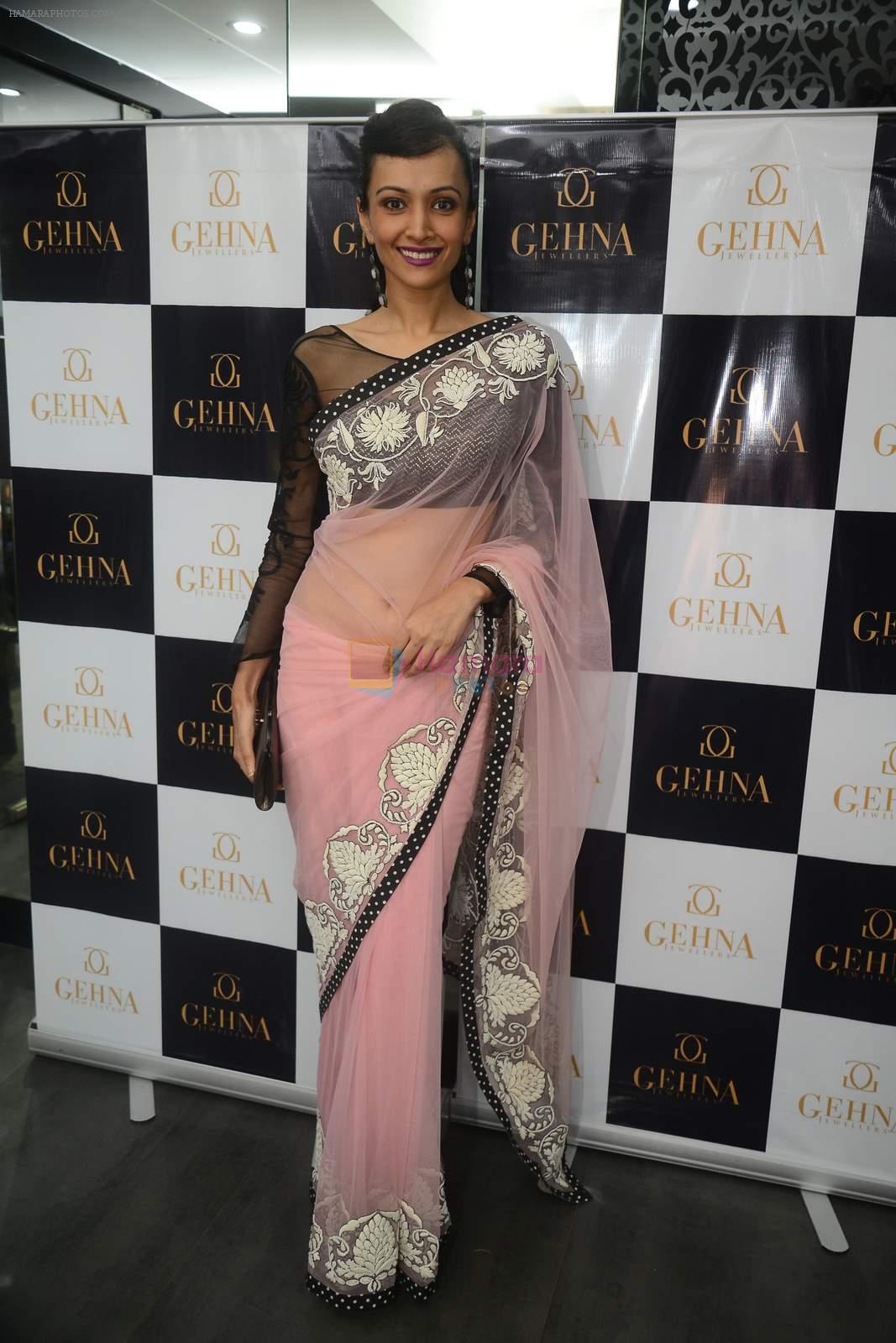 Dipannita Sharma at Shaina NC's collection launch for Gehna in Mumbai on 6th May 2015