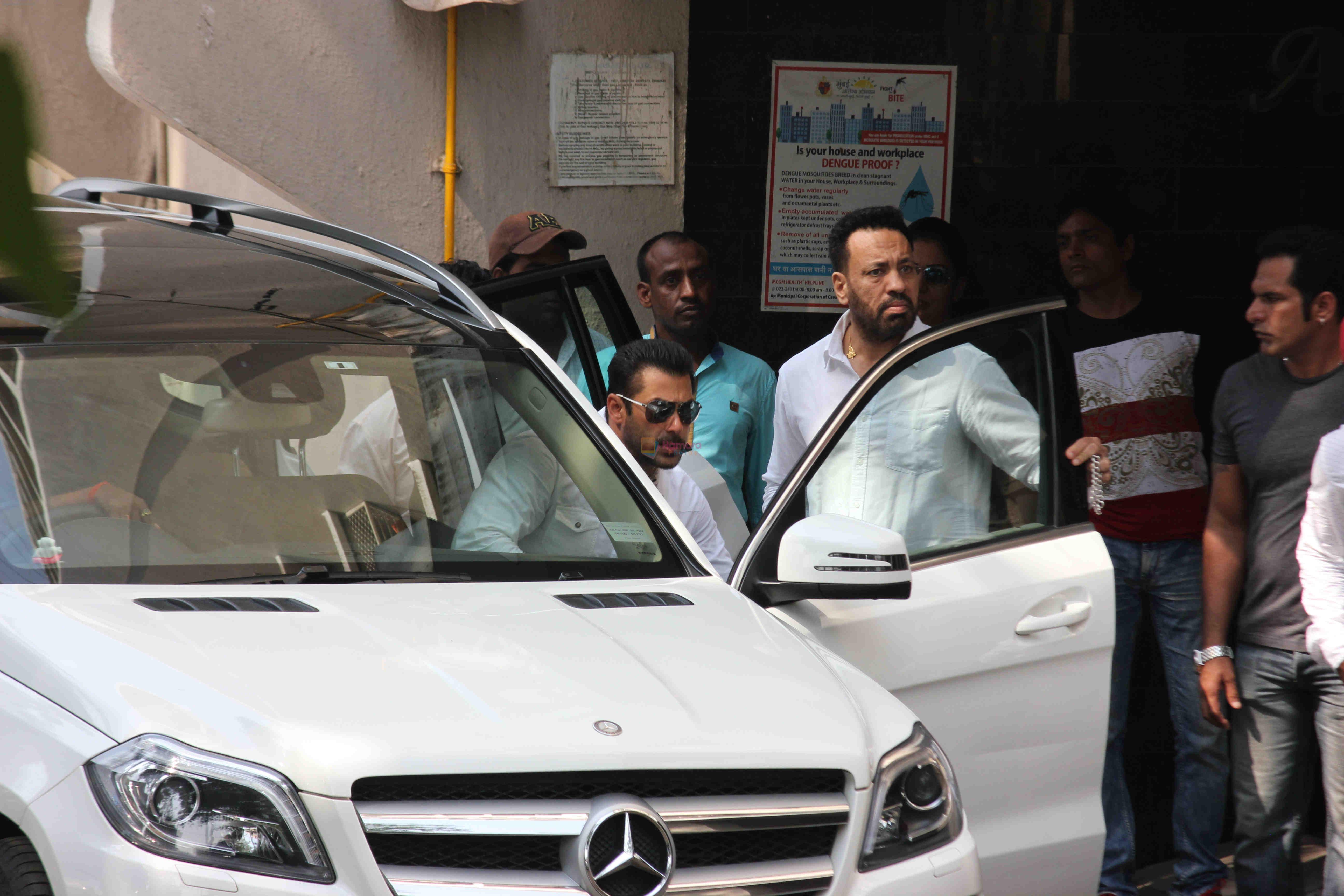 Salman Khan snapped at the court on 6th May 2015