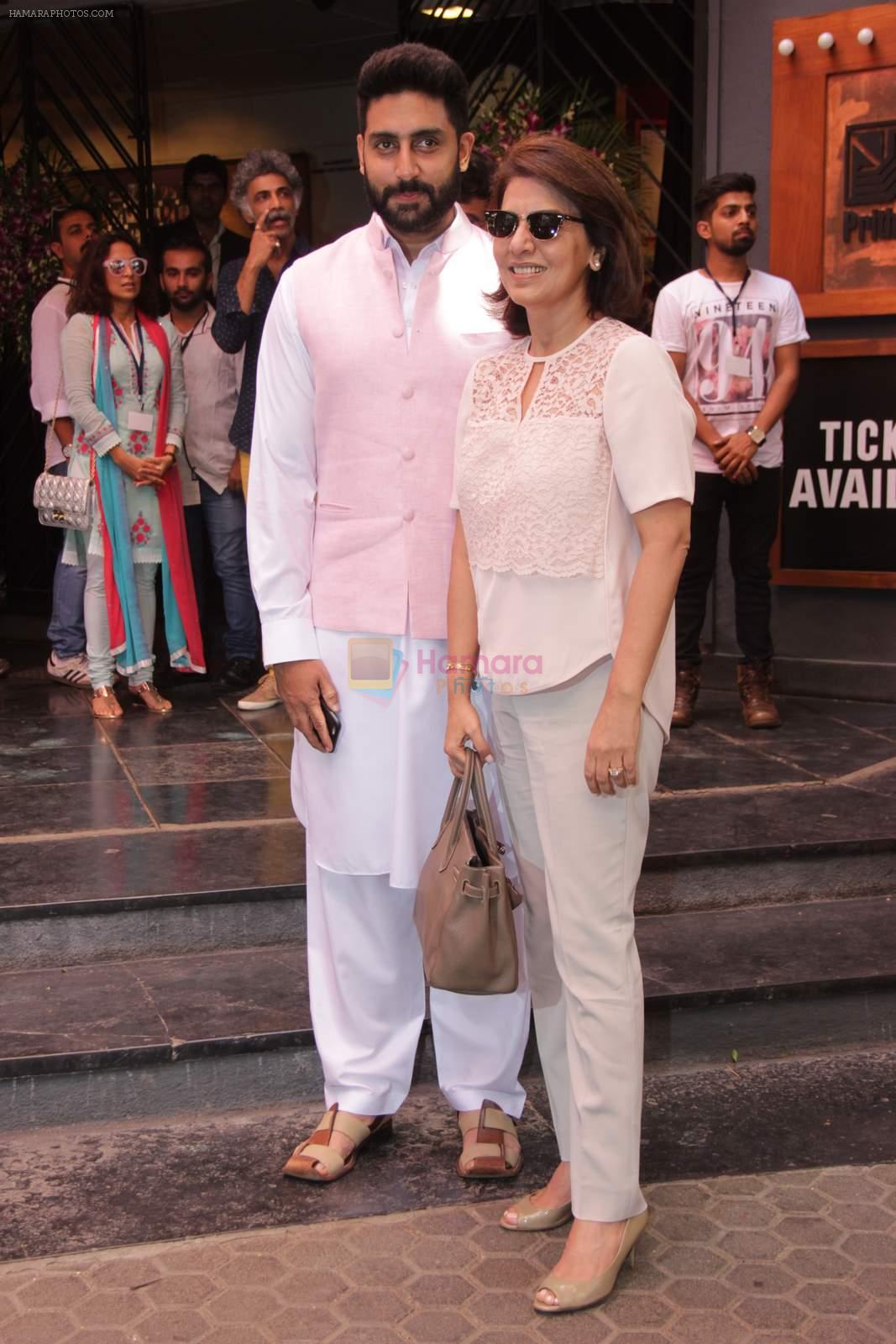 Abhishek Bachchan, neetu Singh at Shashi Kapoor felicitation at Prithvi theatre in Mumbai on 10th May 2015