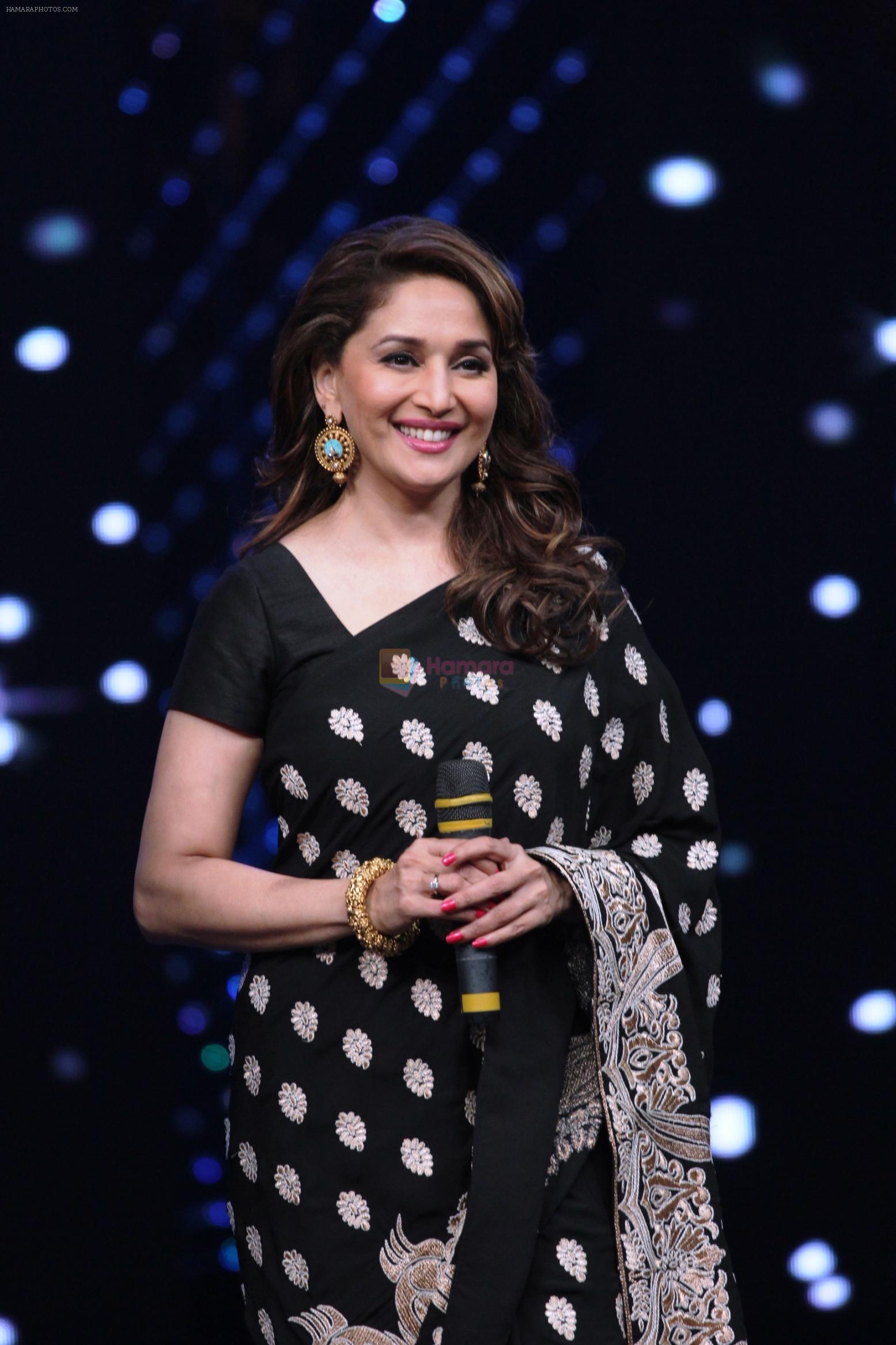 Madhur Dixit on the sets of DID Super Moms on 12th May 2015