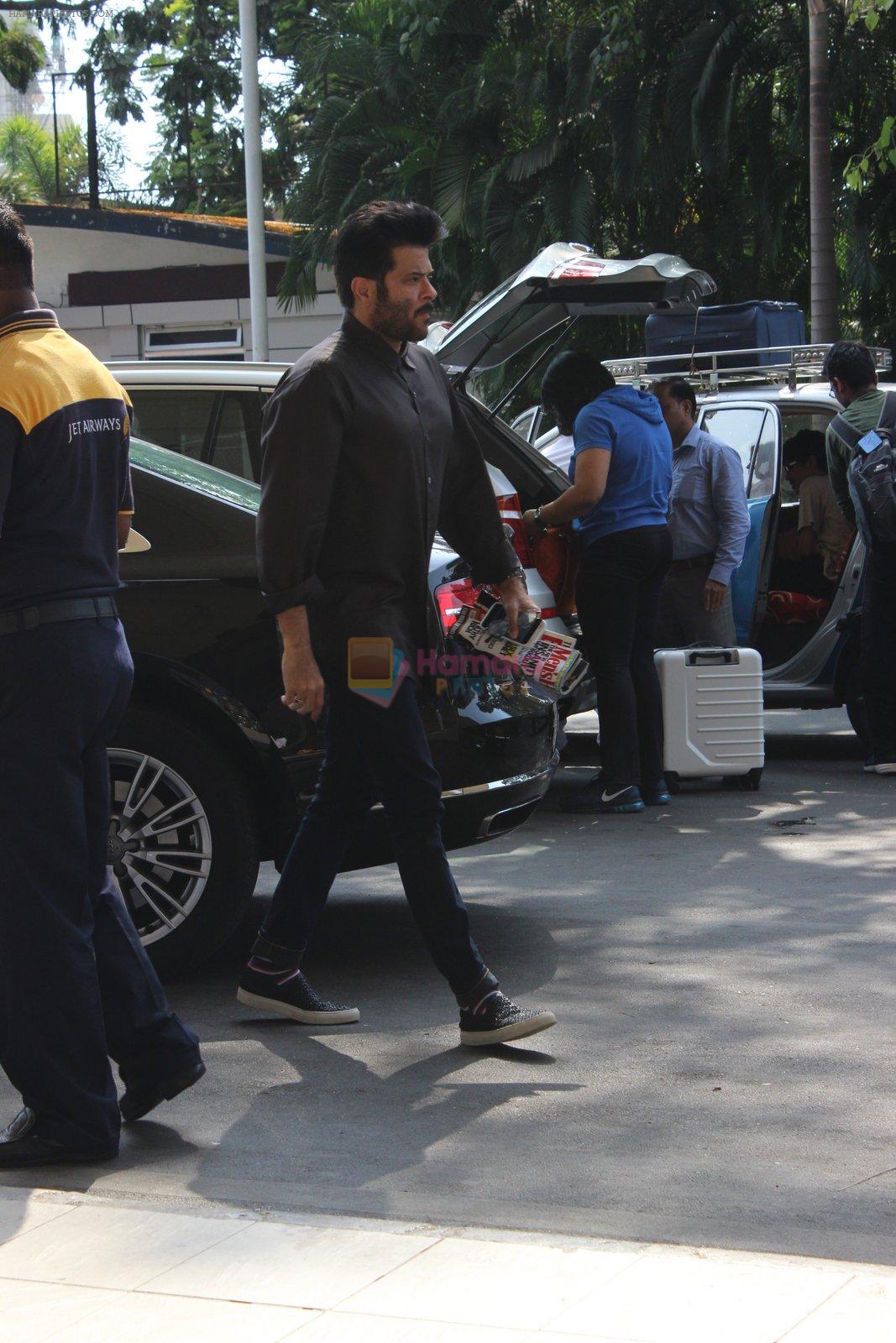 Anil Kapoor leaves for IIFA press meet in Mumbai Airport on 11th May 2015