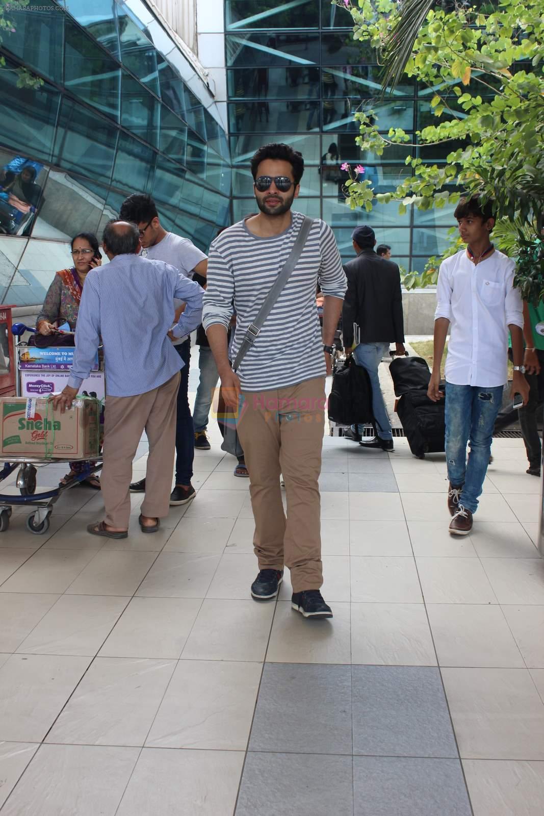 Jackky Bhagnani snapped at airport  on 24th May 2015