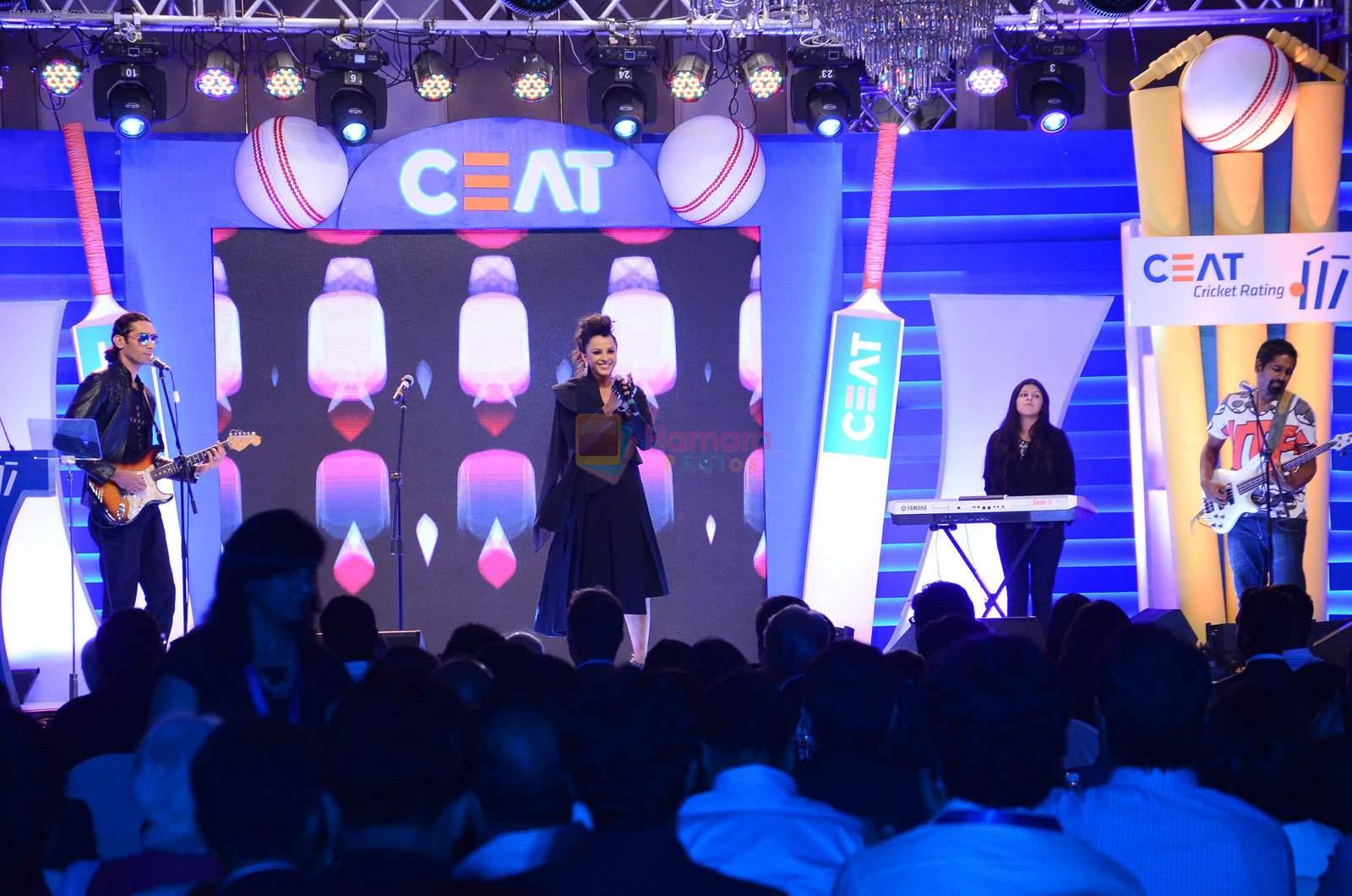 Manasi Scott at Ceat Cricket Awards in Trident, Mumbai on 25th May 2015