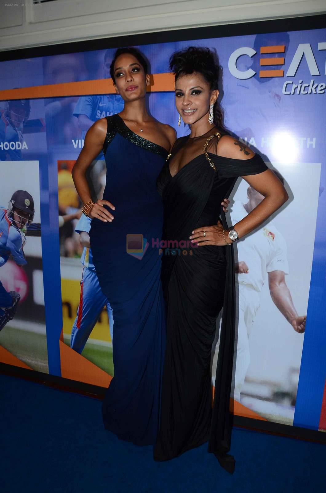 Lisa haydon, Manasi Scott at Ceat Cricket Awards in Trident, Mumbai on 25th May 2015