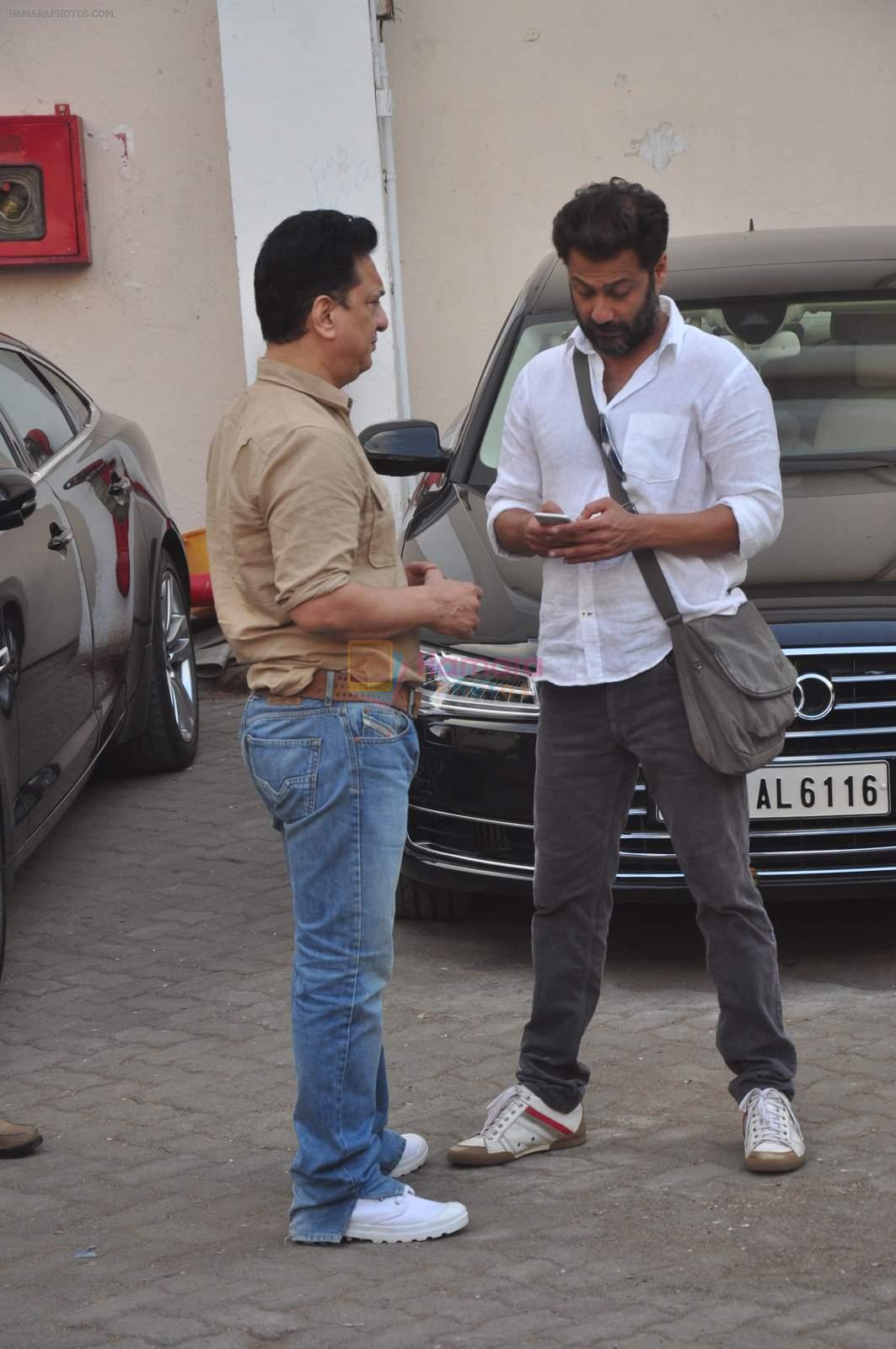 Sajid Nadiadwala, Abhishek Kapoor at Fitoor on location in Mumbai on 27th May 2015