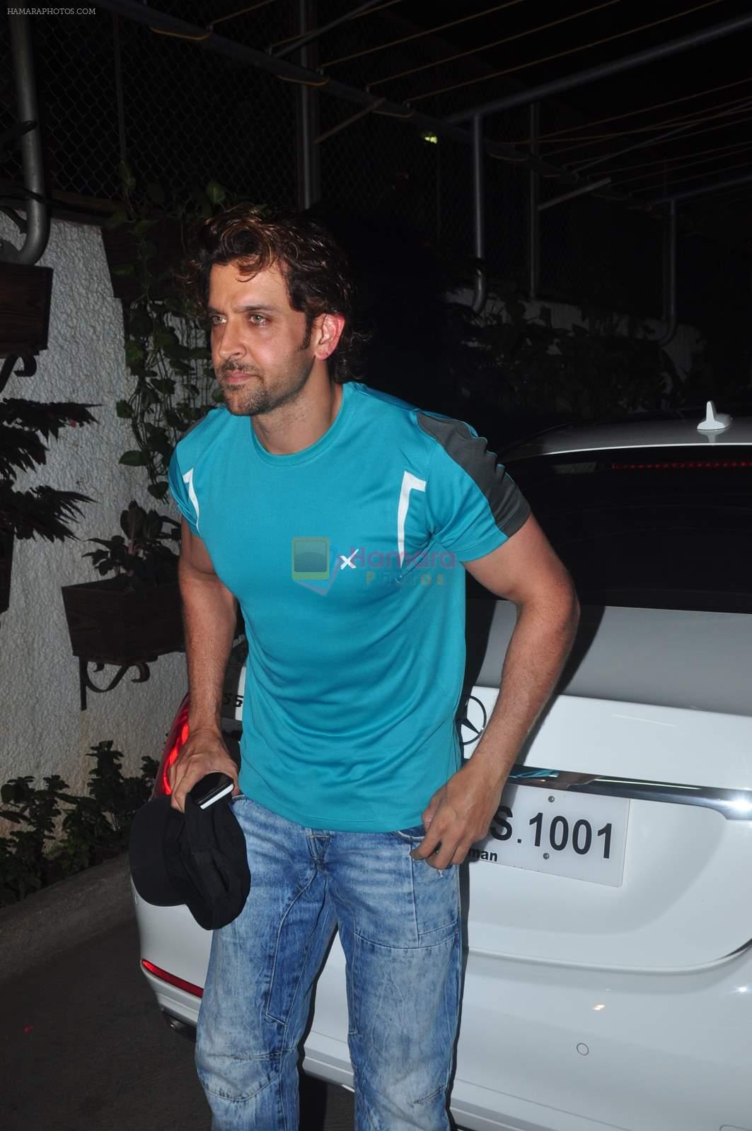 Hrithik Roshan snapped at Sunny Super Sound in Mumbai on 29th May 2015