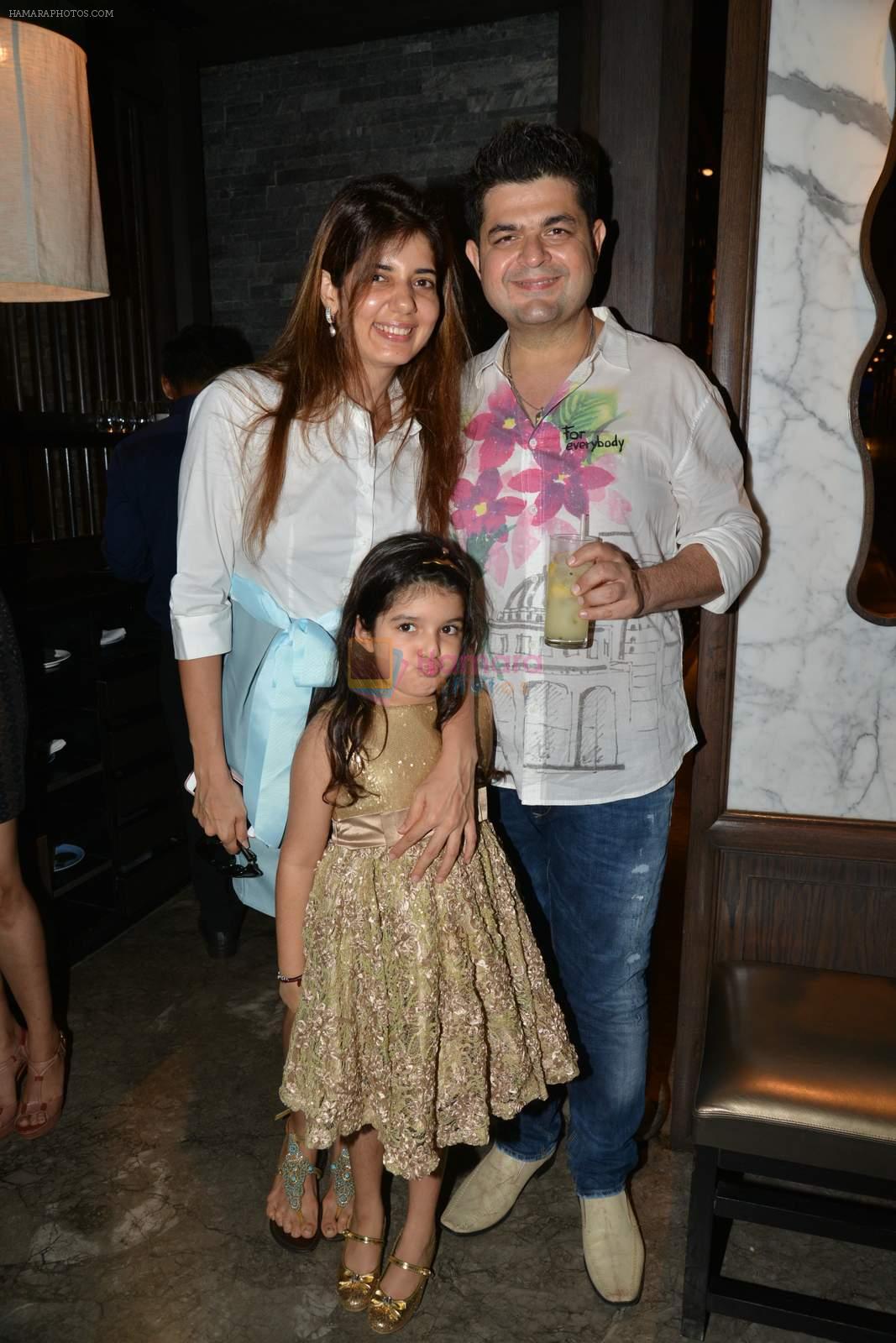 Dabboo Ratnani at Nishka and Dhruv's wedding bash in Mumbai on 31st May 2015