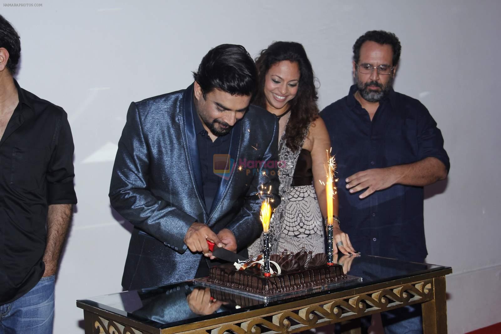 Rajkumar Hirani, Madhavan, Anand L Rai at Madhavan's birthday bash in Mumbai on 1st June 2015