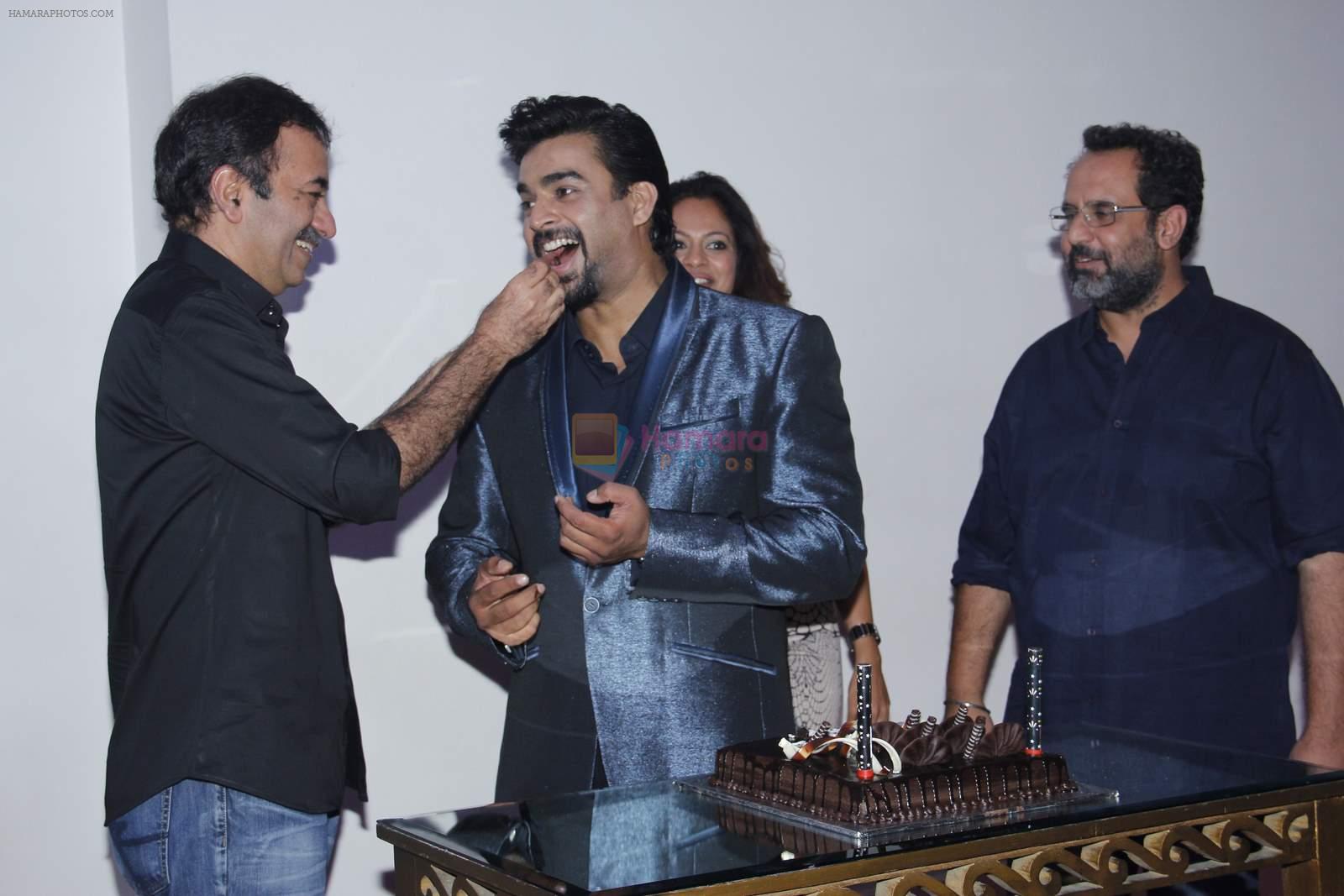 Rajkumar Hirani, Madhavan, Anand L Rai at Madhavan's birthday bash in Mumbai on 1st June 2015