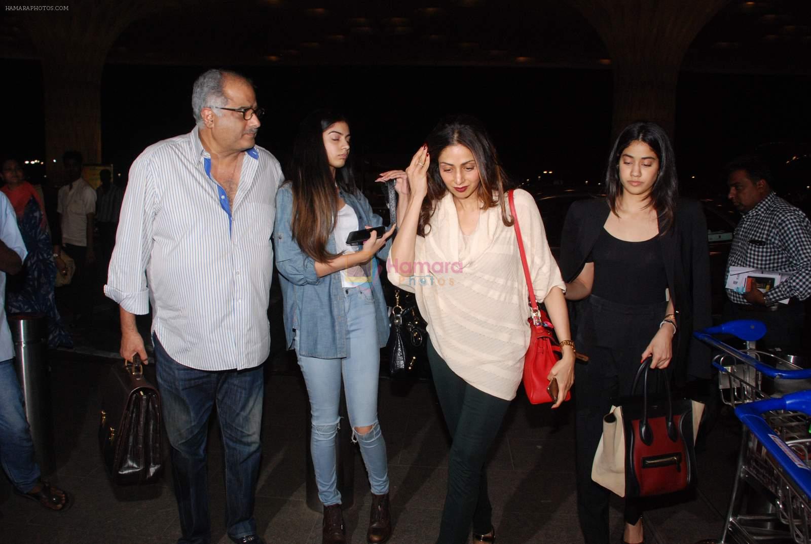 Sridevi, Jhanvi Kapoor, Khushi Kapoor leave for IIFA on 4th June 2015