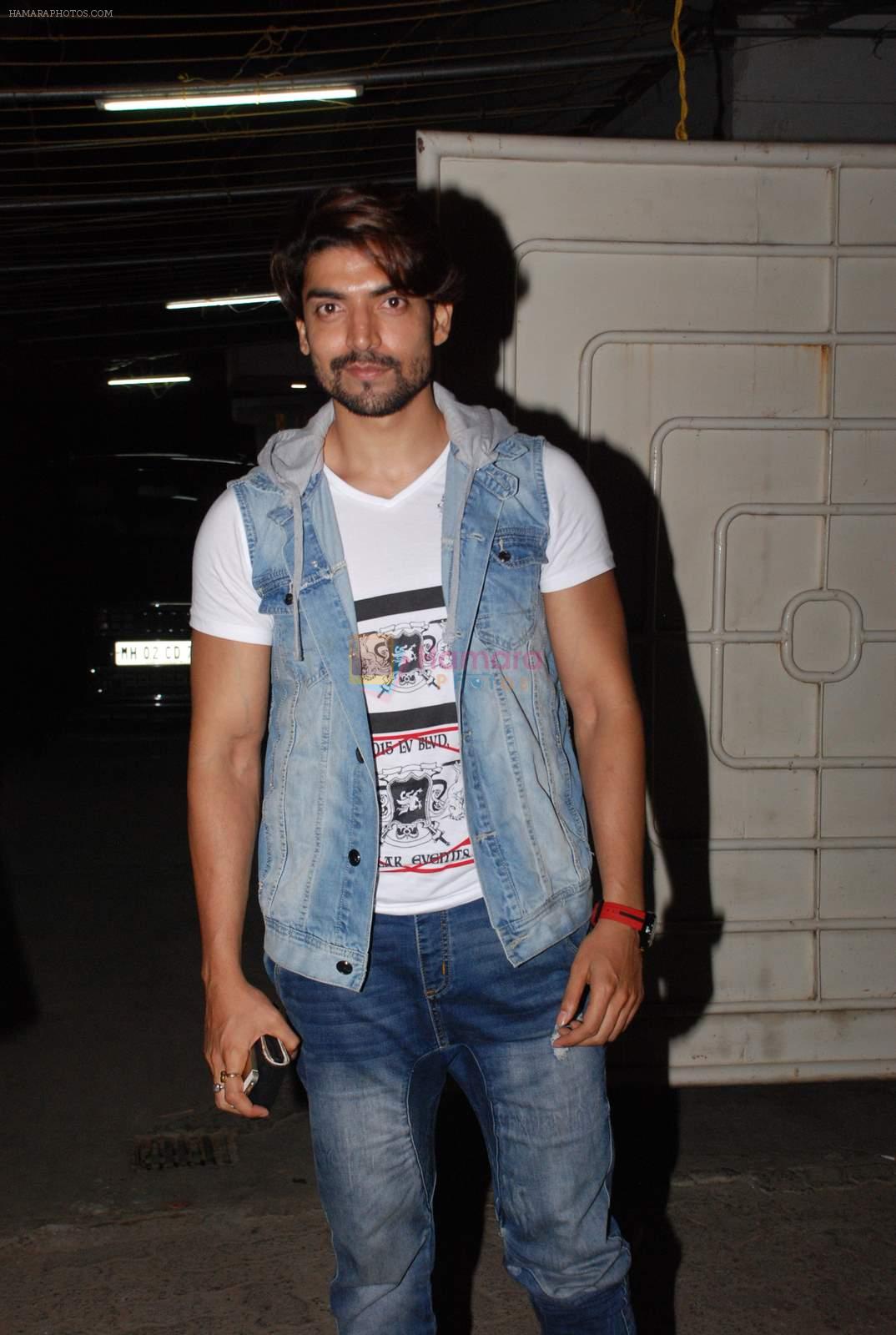 Gurmeet Chaudhary snapped at Sunny Super Sound on 5th June 2015