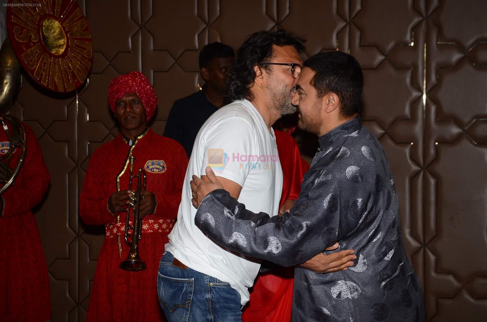 Aamir Khan, Rakesh mehra at PK success bash in Mumbai on 10th June 2015