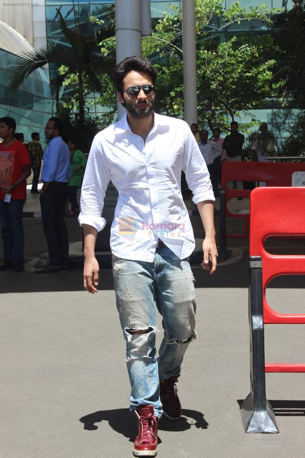 Jackky Bhagnani snapped at airport  on 10th June 2015