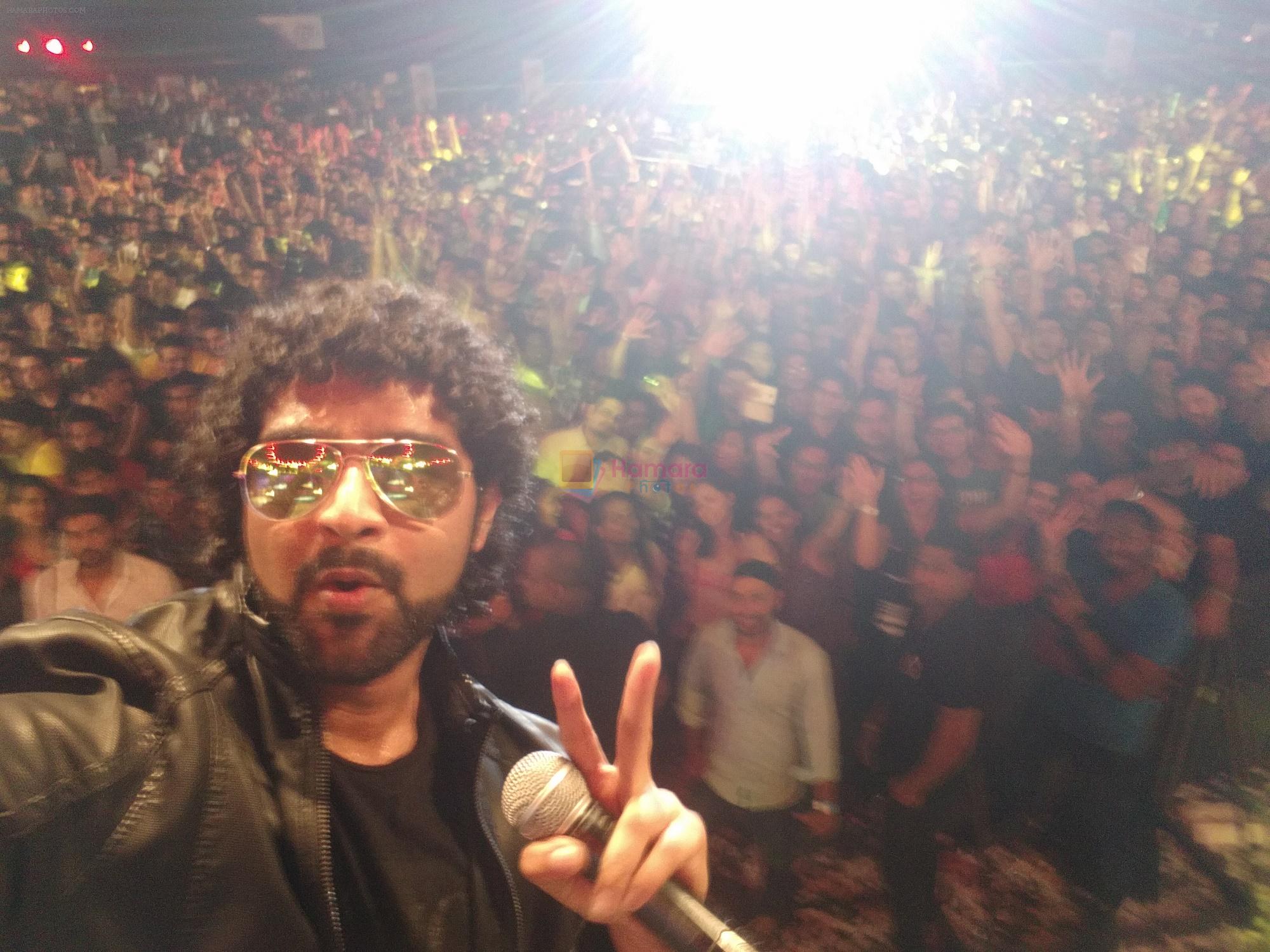 Siddharth Mahadevan clicks a selfie at MTV Bollyland