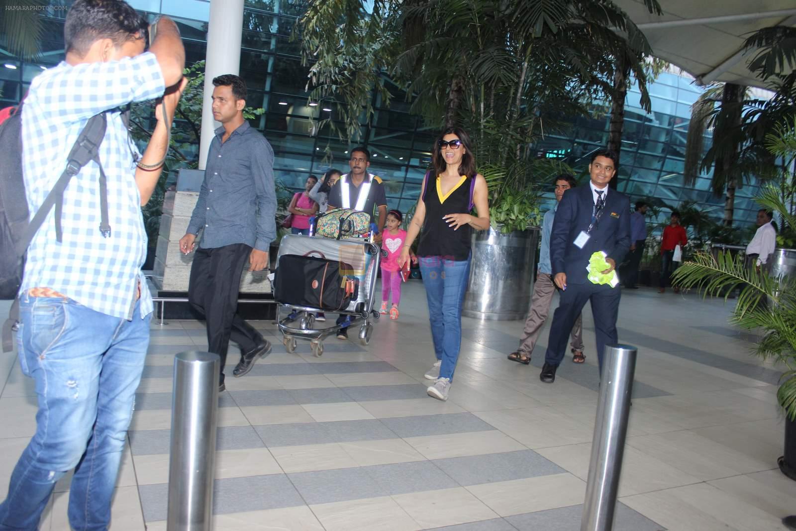 Sushmita Sen snapped at early morning International airport in Mumbai on 16th June 2015