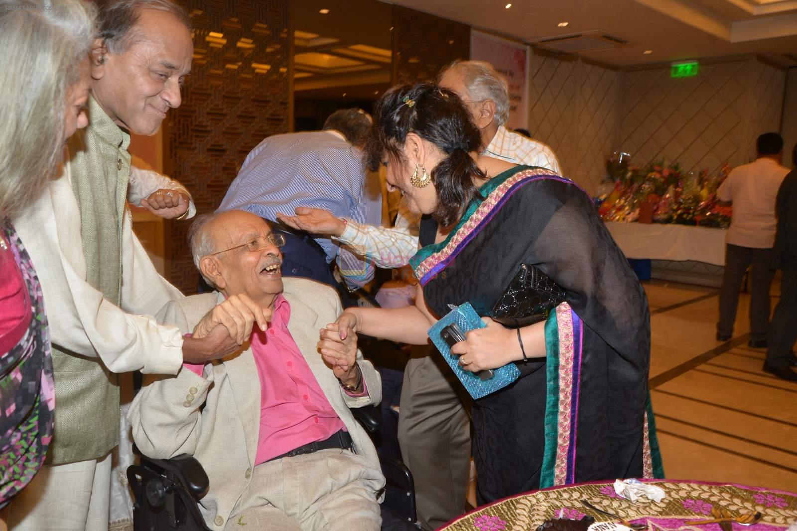 Raell Padamsee at Nana Chudasma's bday in Mumbai on 17th June 2015