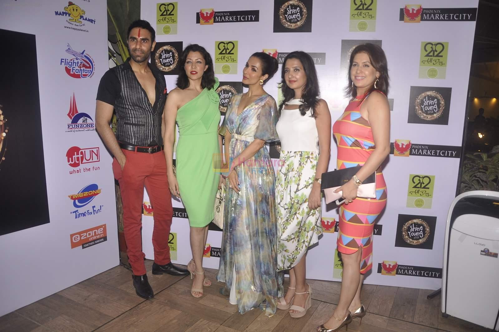 Malaika Arora Khan, Aditi Gowitrikar, Amrita Raichand, Sandip Soparkar, Amy Billimoria at Shine Young 2015 in Phoenix Market City, Mumbai on 21st June 2015