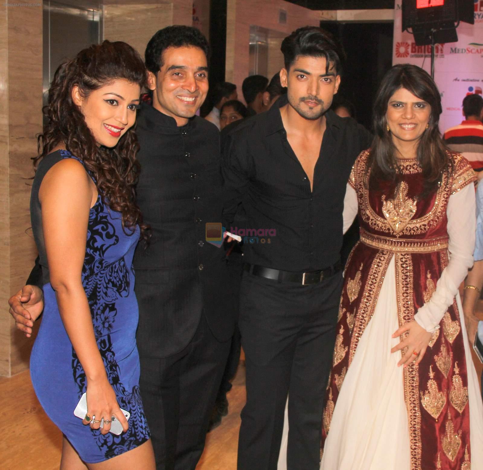 Debina Dr Niraj Dube Gurmeet Chowdhary Dr Sunita Dube at Medscape Awards on 25th June 2015