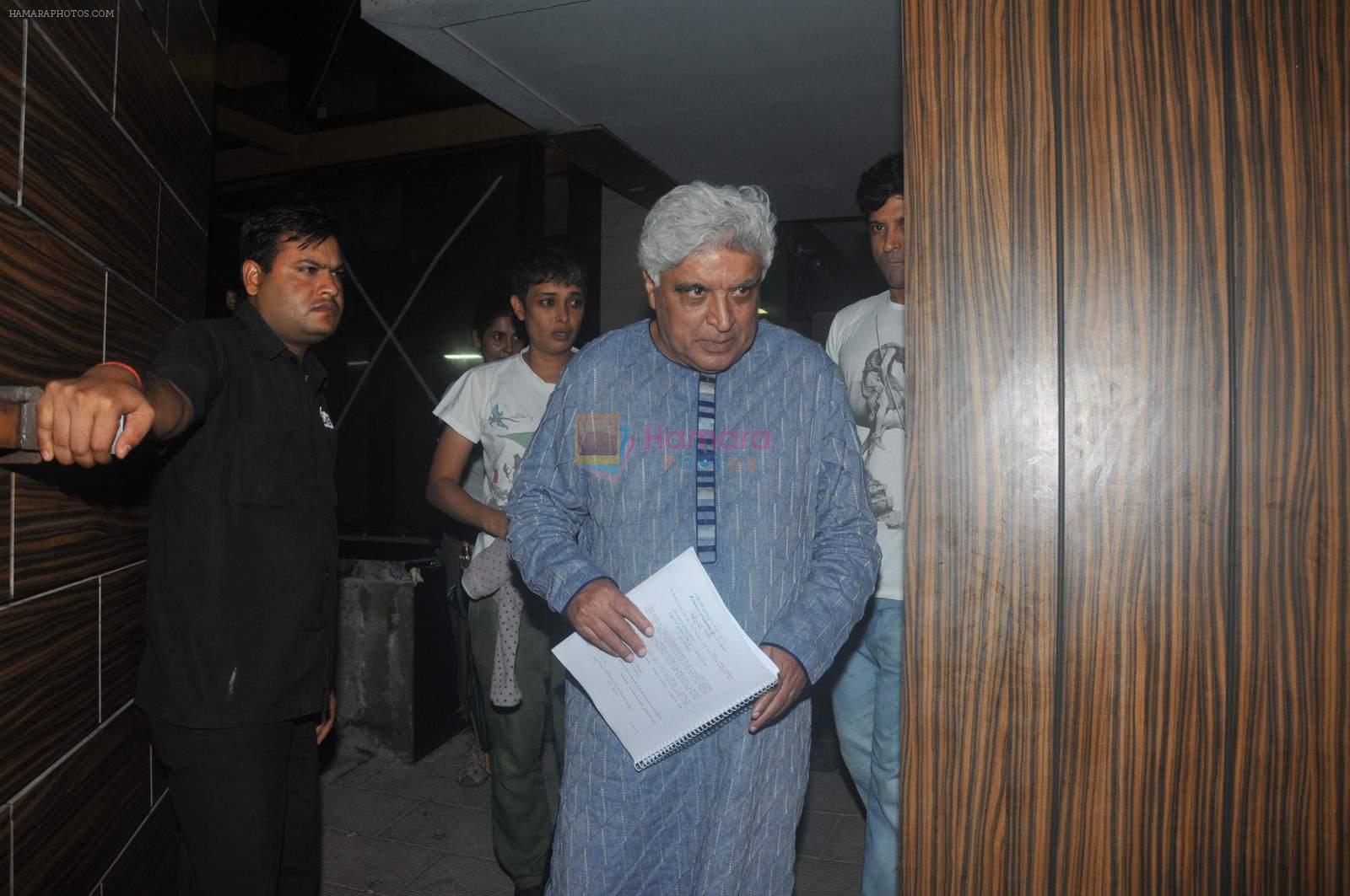 Javed Akhtar, Farhan spotted at Aamir Khan's house on 26th June 2015