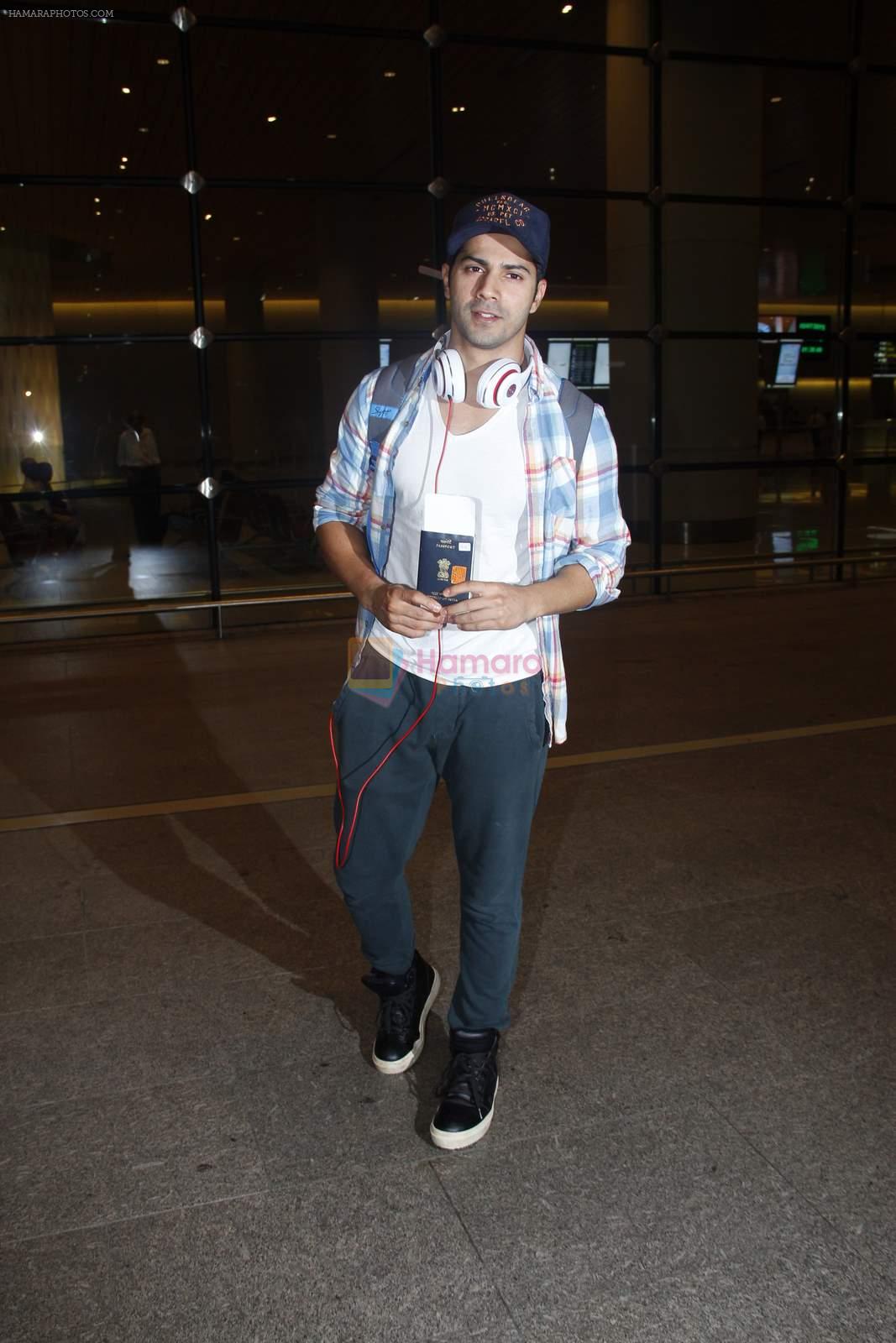 Varun Dhawan with Dilwale team return from Bulgaria in Mumbai Airport on 1st July 2015