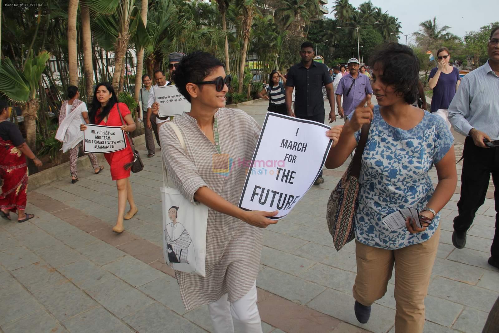 Kiran rao supports the FTII cause and joins the protest at carter road on 2nd July 2015