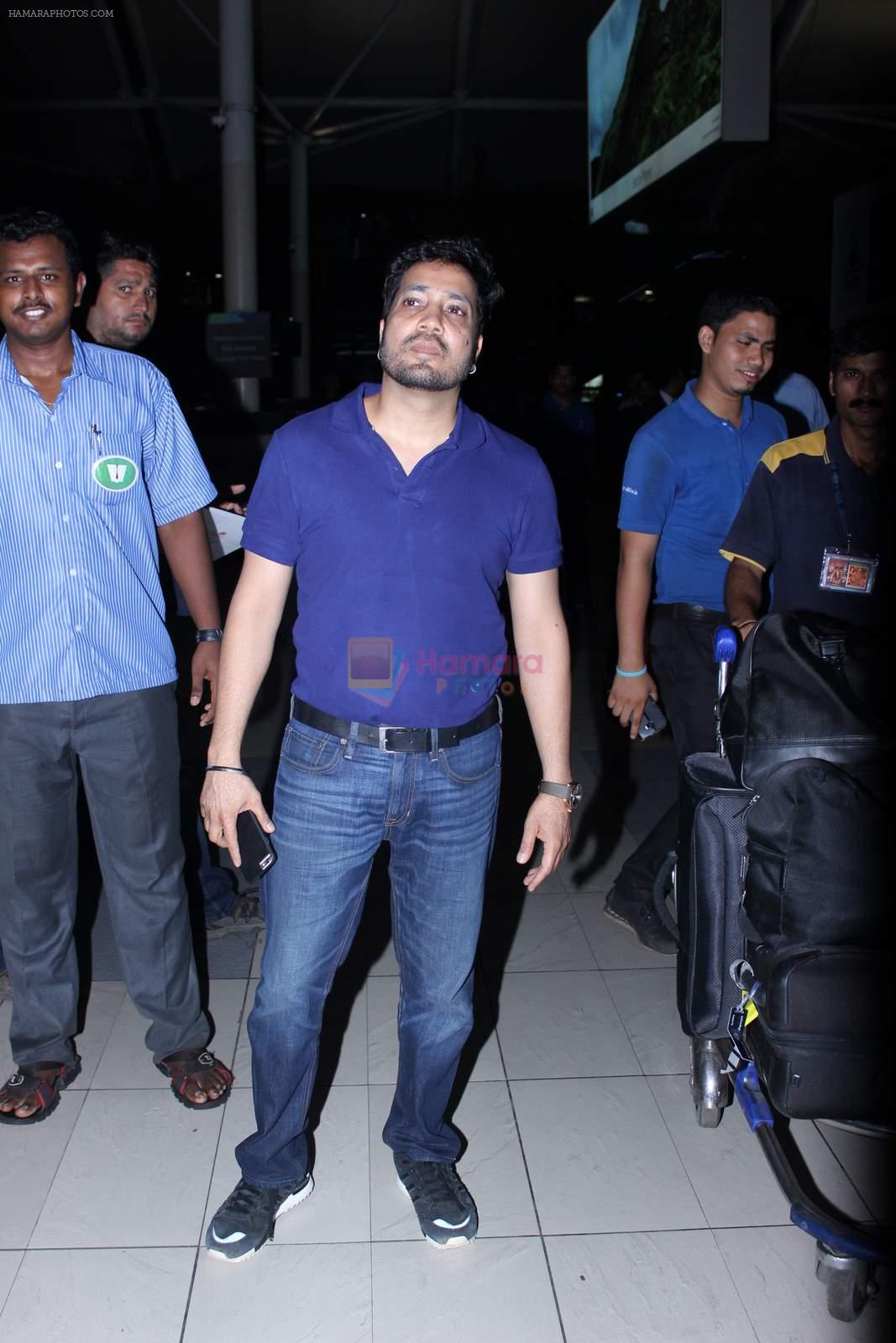 Mika Singh snapped at domestic airport in Mumbai on 2nd July 2015