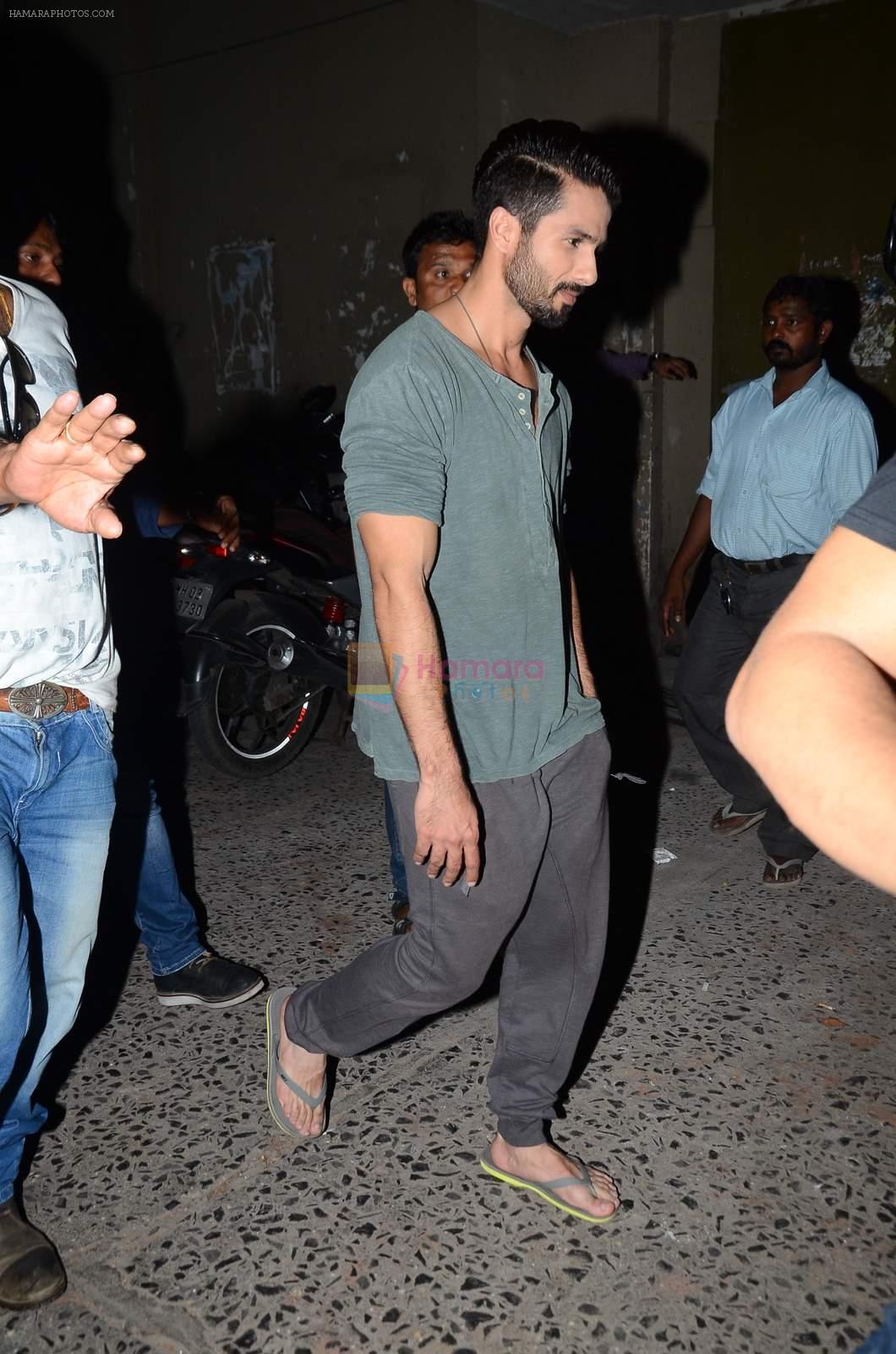 Shahid Kapoor snapped on the sets of Jhalak Dikhla Jaa 8 on 3rd July 2015