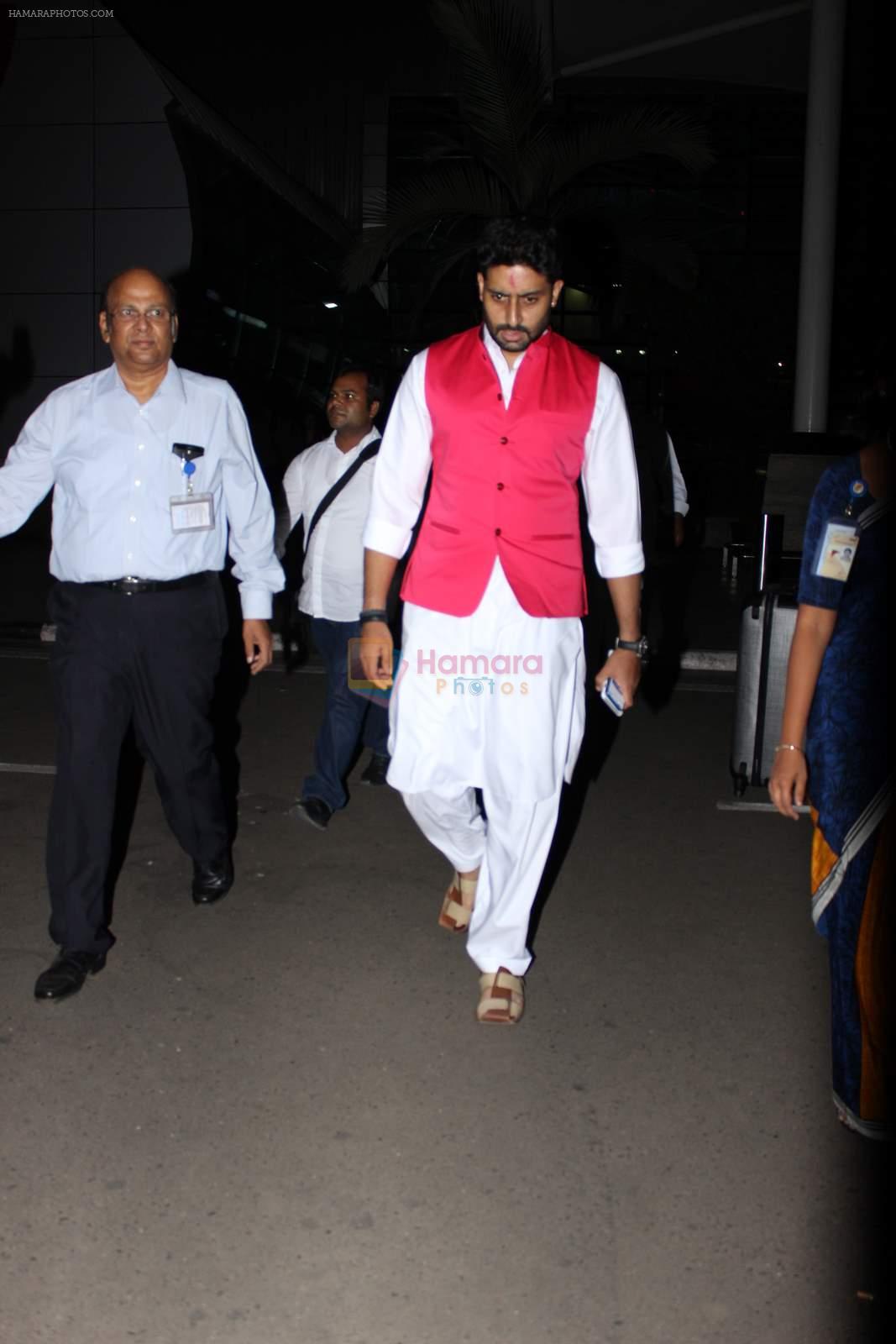 Abhishek Bachchan snapped at domestic airport on 3rd July 2015