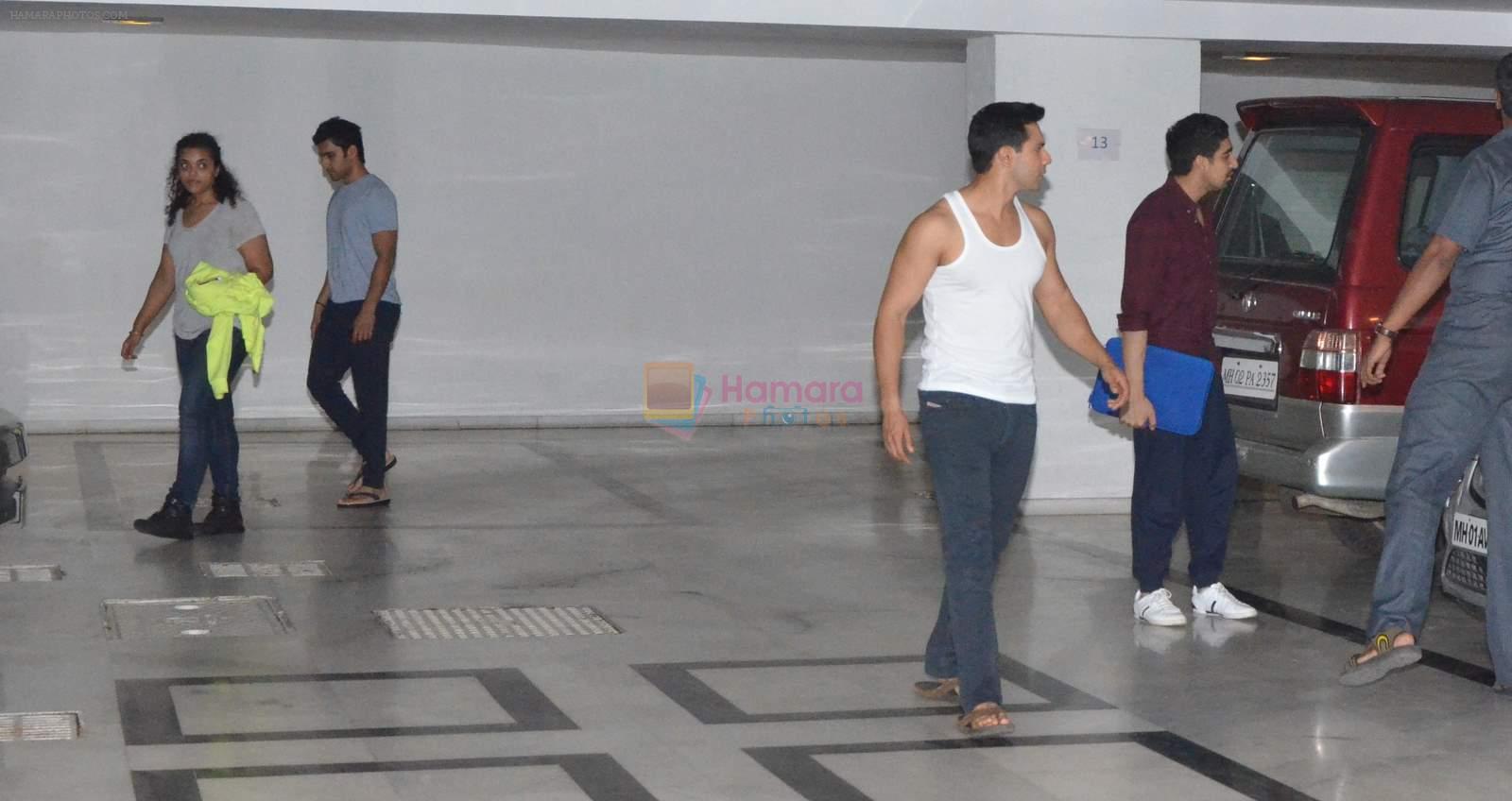 Varun Dhawan snapped in his vest in Karan Johar's House on 3rd July 2015