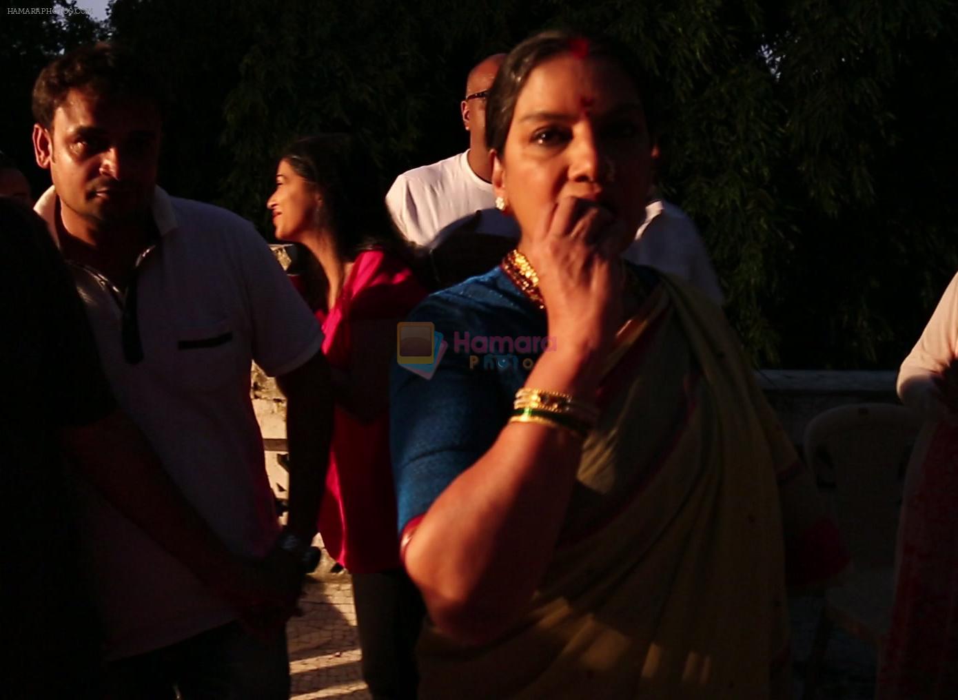 Shabana Azmi alongwith Crew members at Iftaar party during the shoot of Surani Pictures  _Chalk N Duster_.3