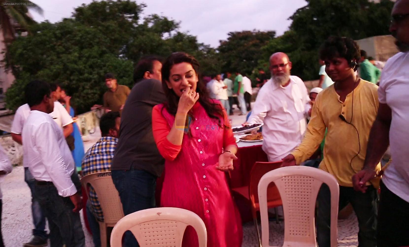 Juhi Chawla alongwith Crew members at Iftaar party during the shoot of Surani Pictures  _Chalk N Duster_.2