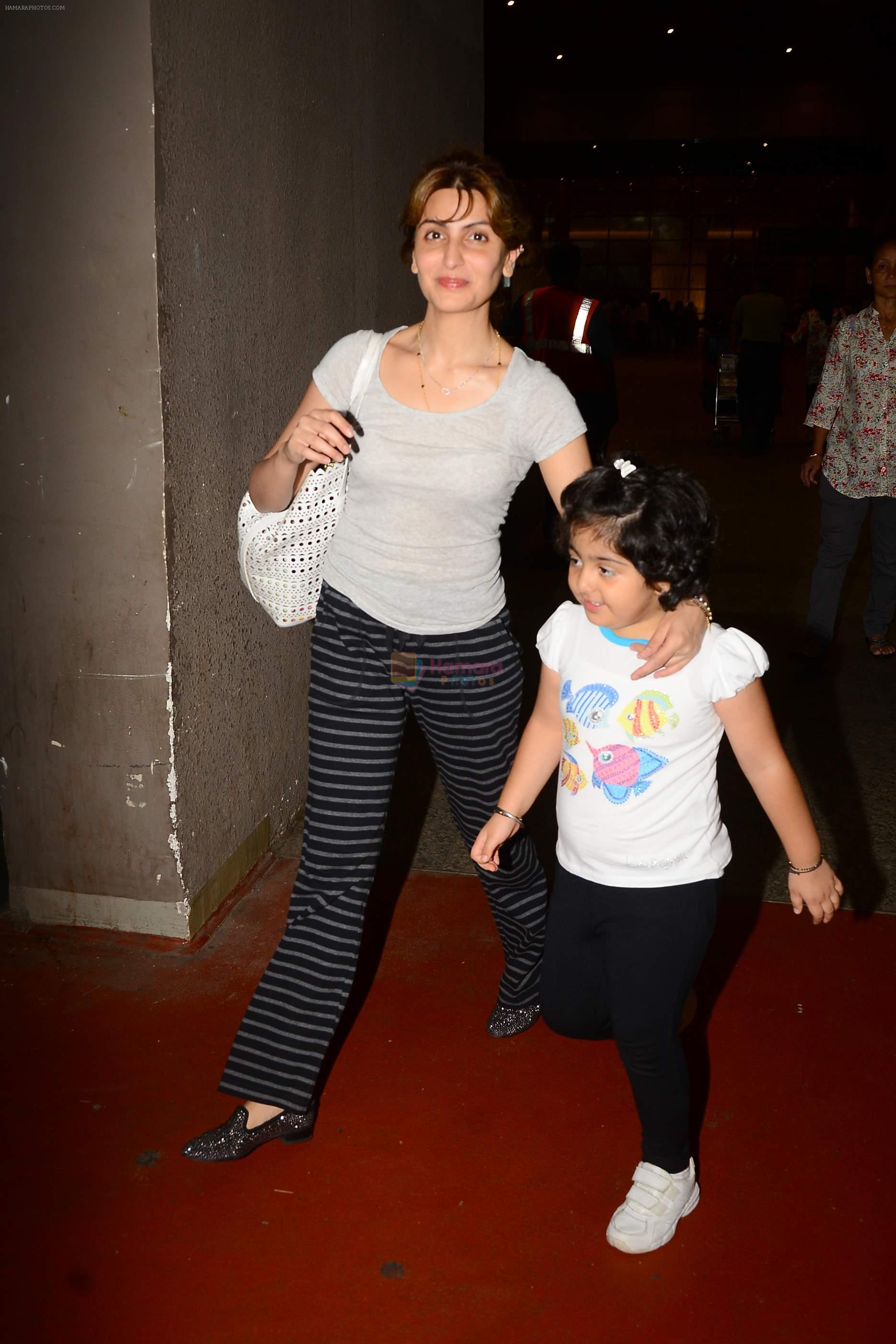 Riddhima Sahani snapped at international airport in Mumbai on 5th July 2015