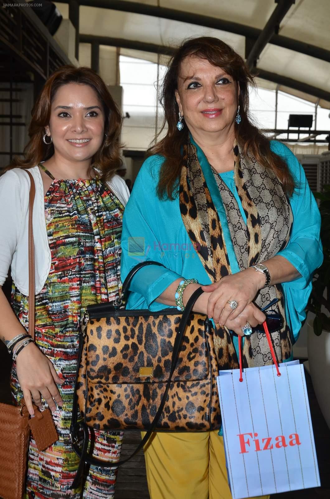 Zarine Khan attend brunch in Mumbai on 8th July 2015