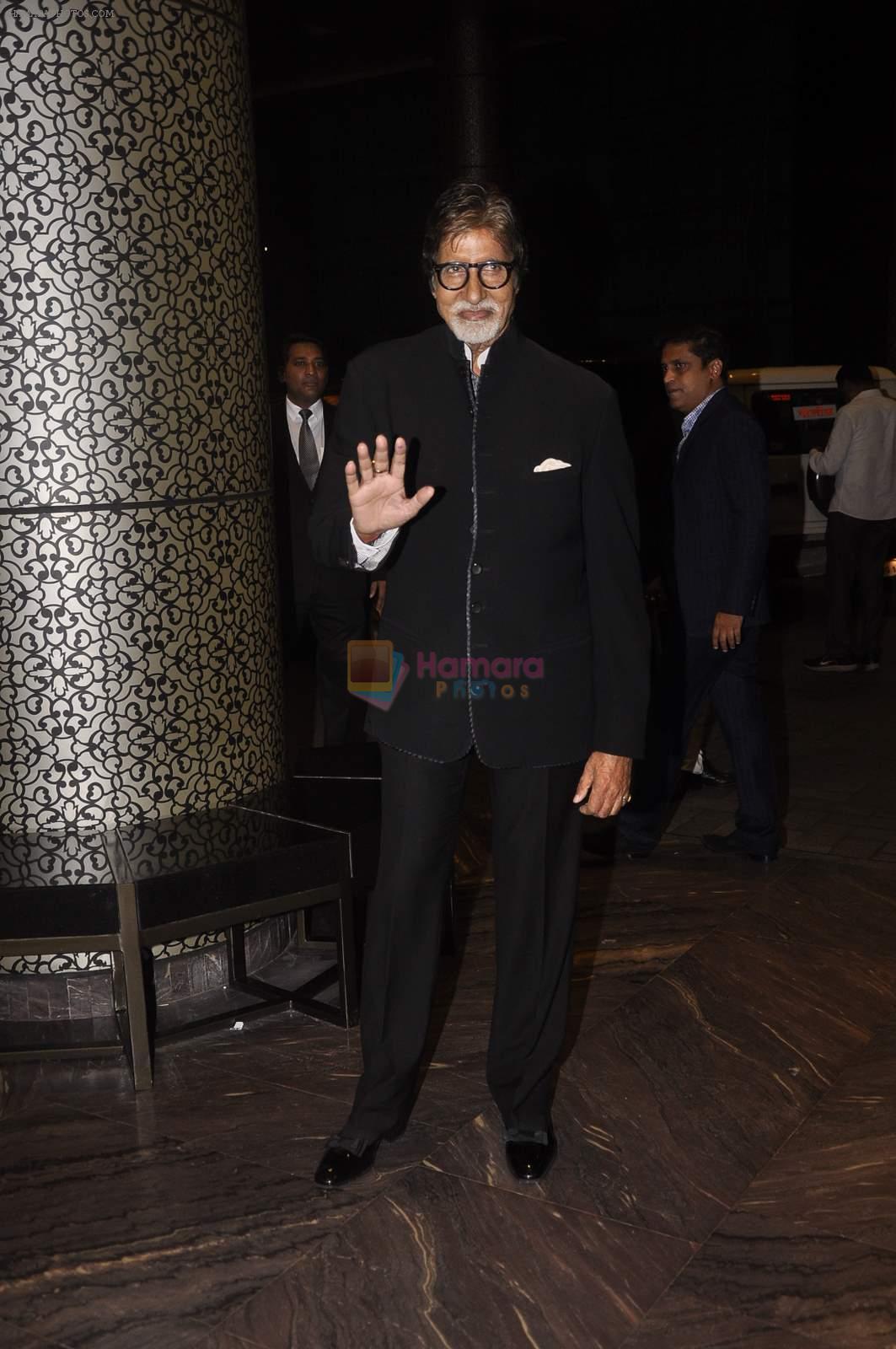 Amitabh Bachchan at Shahid Kapoor and Mira Rajput's wedding reception in Mumbai on 12th July 2015