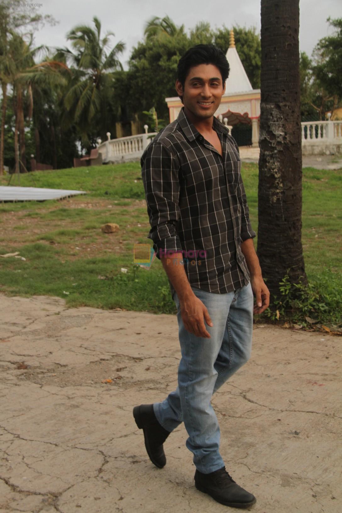 Ruslaan Mumtaaz On location of the Film Khel Toh Ab Shuru Hoga