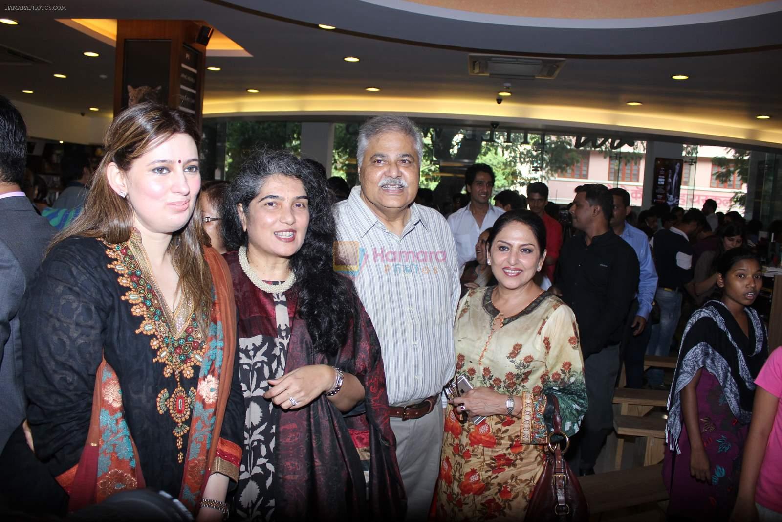 Satish Shah at Shadab Mehboob Khan's Murder in Bollywood book launch in Title Wave, Bandra on 14th July 2015