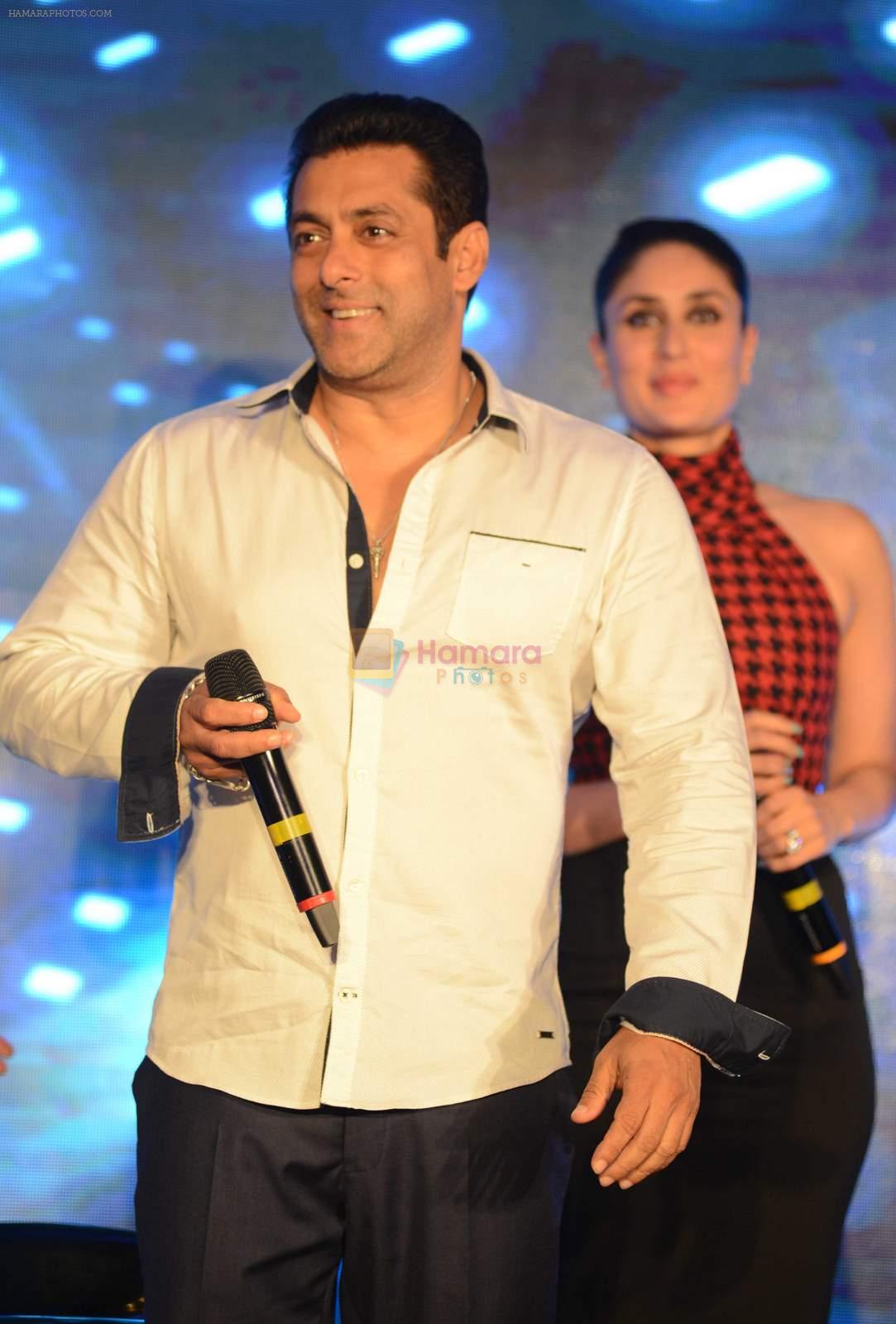 Salman Khan, Kareena Kapoor at Bajrangi Bhaijaan promotions in Delhi on 14th July 2015