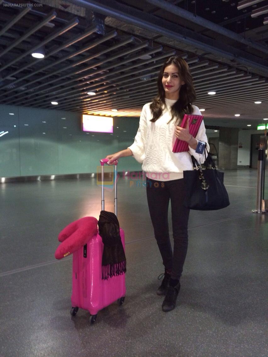 Amyra Dastur spotted at the airport on her way to London for her next film Ticket To Bollywood on 24th July 2015