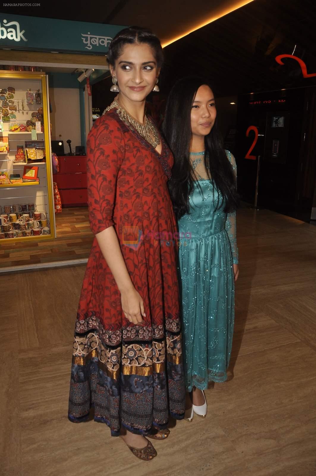 Kymsleen Kholie, Sonam Kapoor at the Premiere of Aisa Yeh Jahaan in PVR on 23rd July 2015