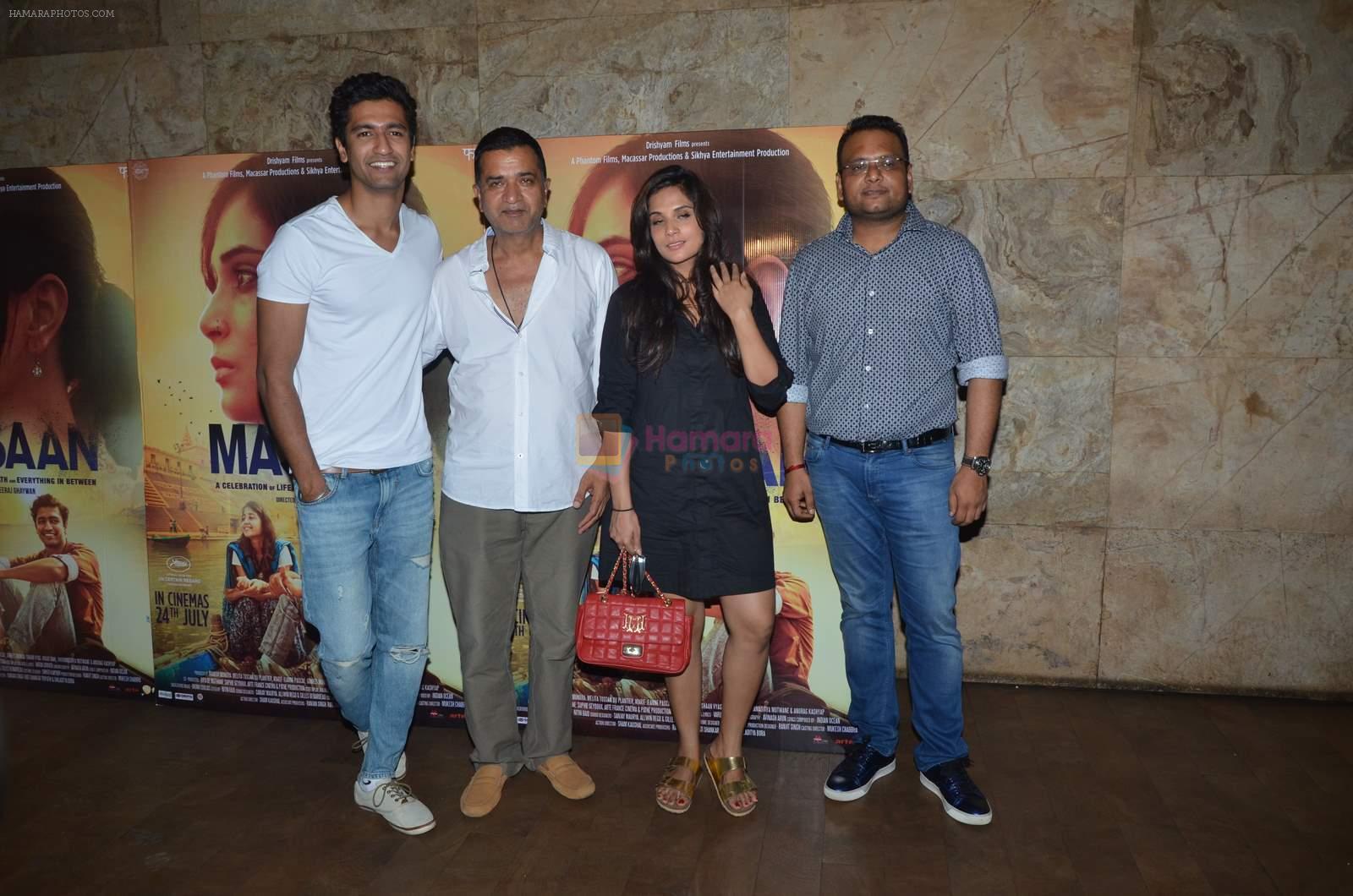 Richa Chadda, Vicky Kaushal at Masaan screening for Aamir Khan in Mumbai on 26th July 2015