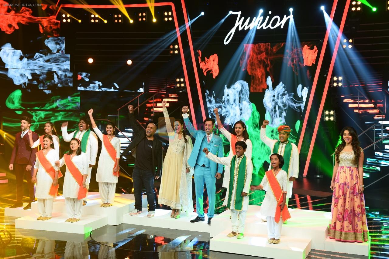 Sonakshi Sinha on the sets of Indian idol junior on 30th July 2015