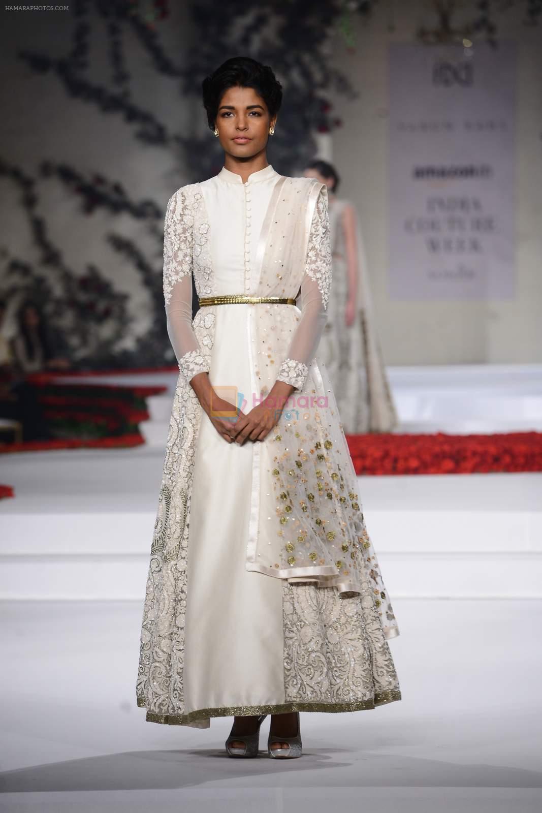 Model walk the ramp for Varun Bahl Show at AICW 2015 Day 3 on 31st July 2015