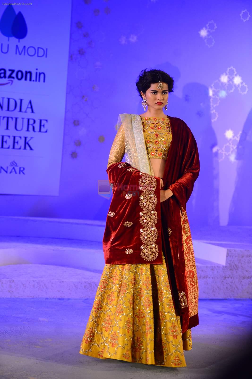 Model walk the ramp for Anju Modi Show at AICW 2015 Day 3 on 31st July 2015