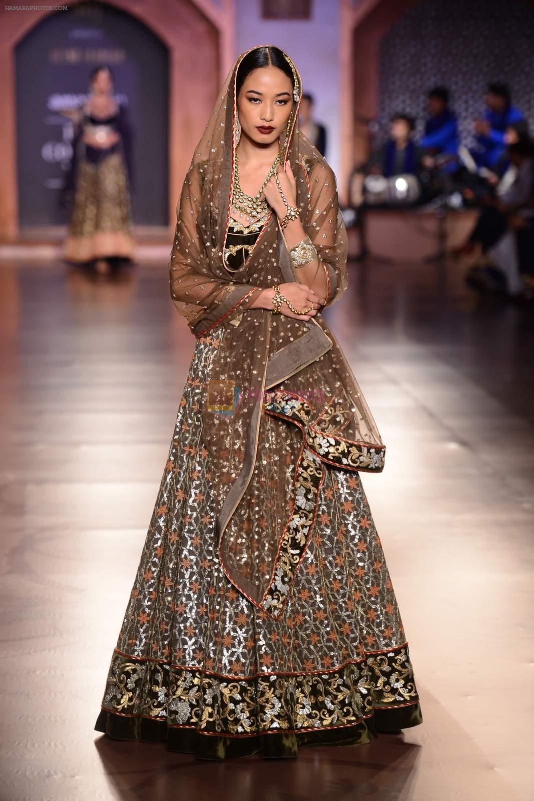 Model walk for Reynu Tandon Show at India Couture Week 2015 on 1st Aug 2015