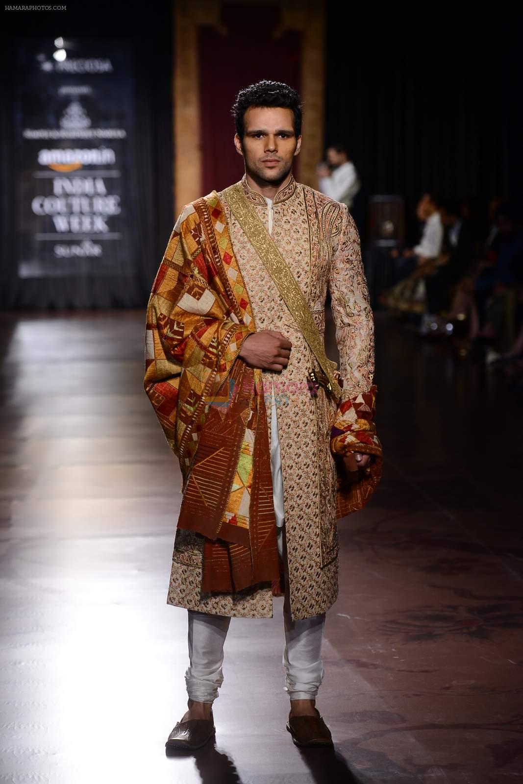 Model walk for Harpreet and Rimple Narula Show at India Couture Week 2015 on 1st Aug 2015