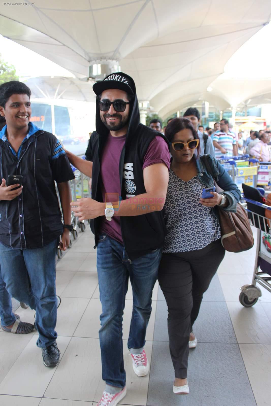 Ayushmann Khurrana snapped at the airport on 1st Aug 2015